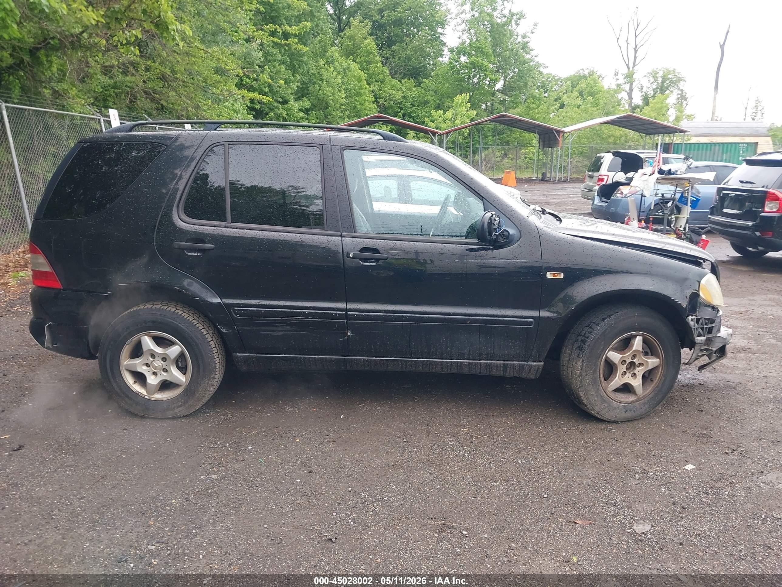 2000 Mercedes-benz Ml 320   Черный vin: 4JGAB54EXYA154539
