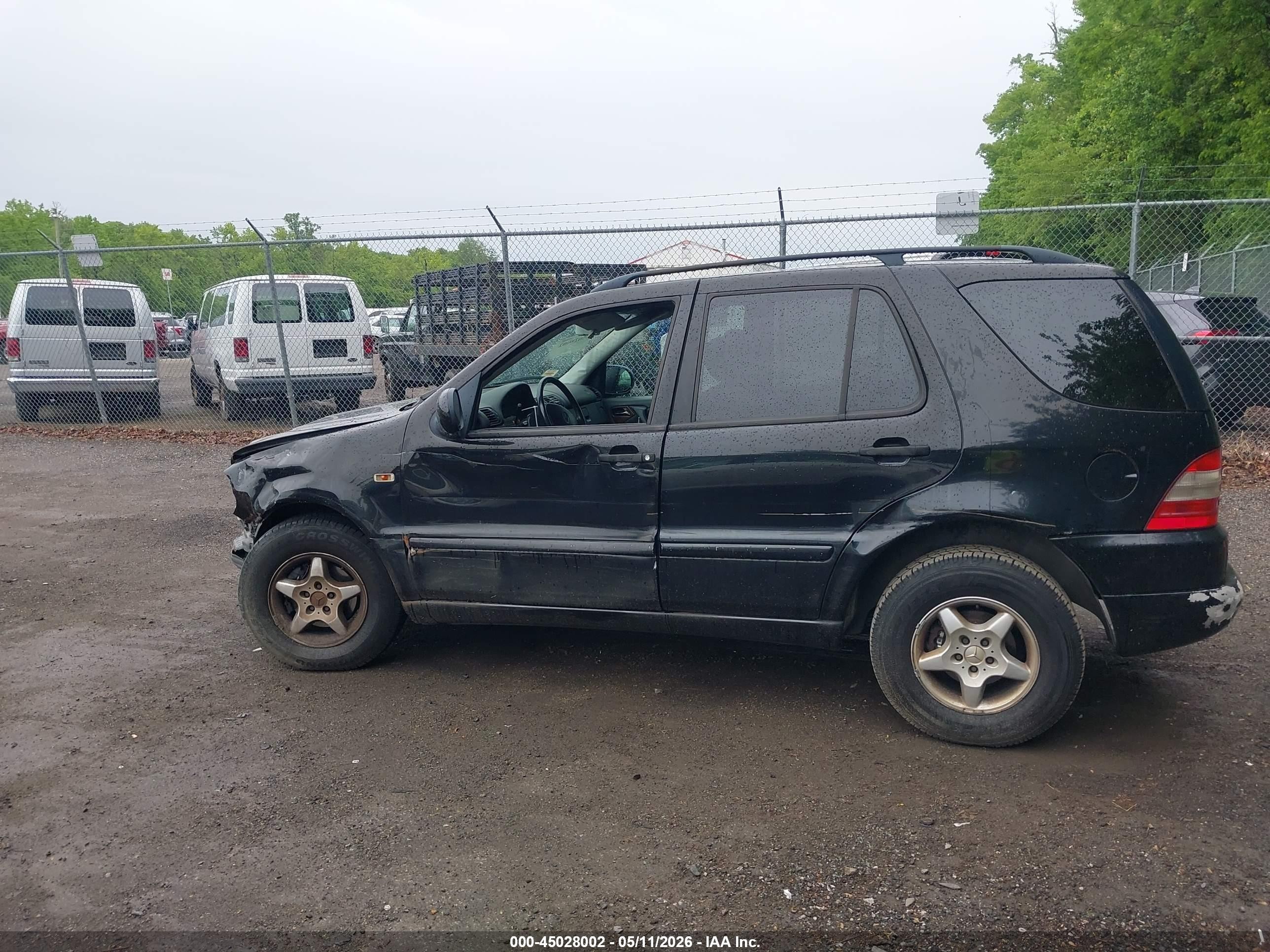 2000 Mercedes-benz Ml 320   Черный vin: 4JGAB54EXYA154539