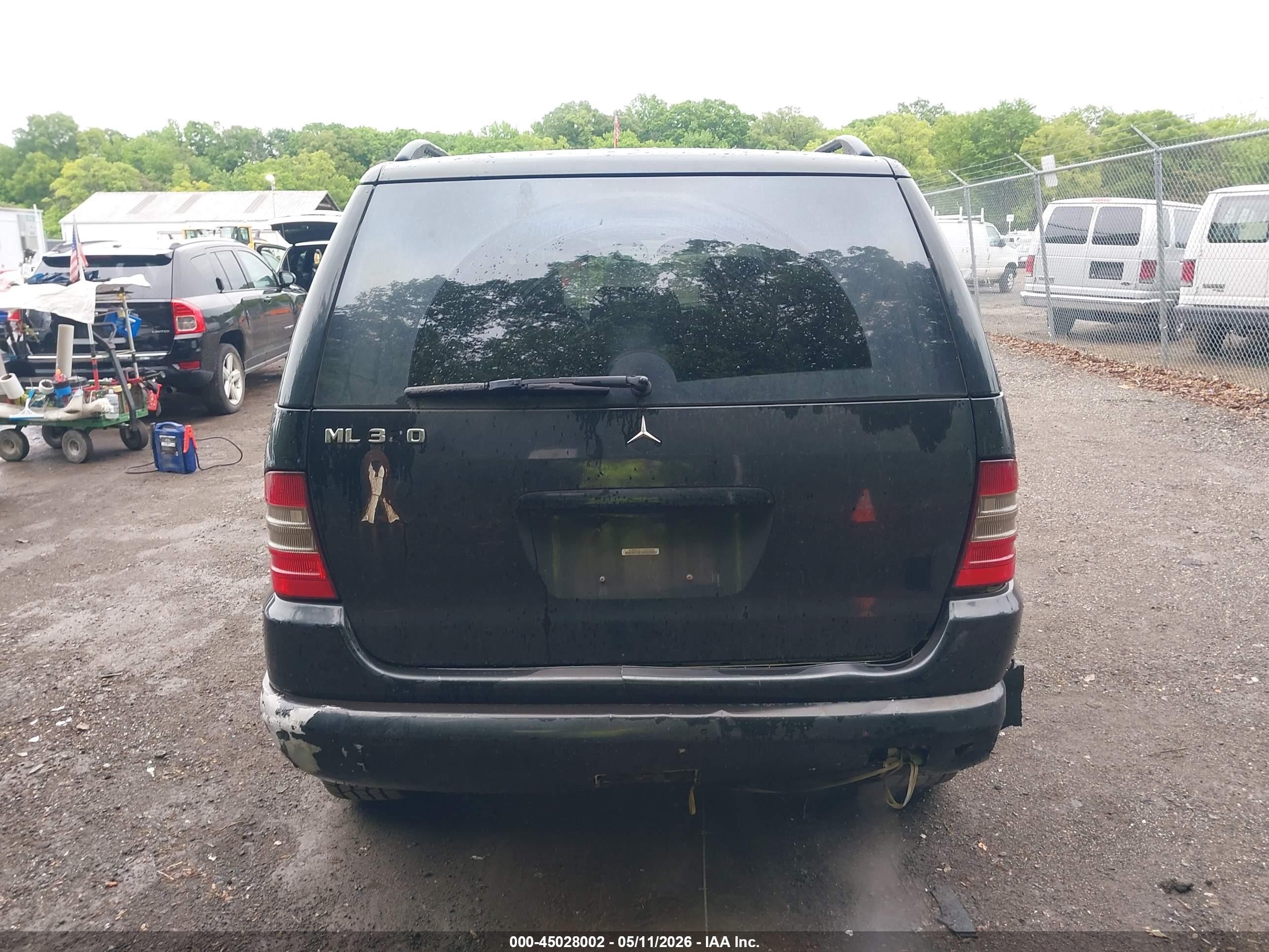 2000 Mercedes-benz Ml 320   Черный vin: 4JGAB54EXYA154539