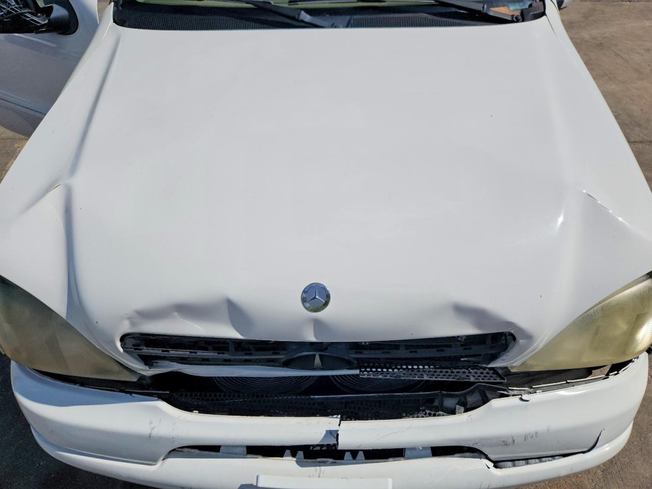 2000 Mercedes-benz Ml 320 White vin: 4JGAB54EXYA193969