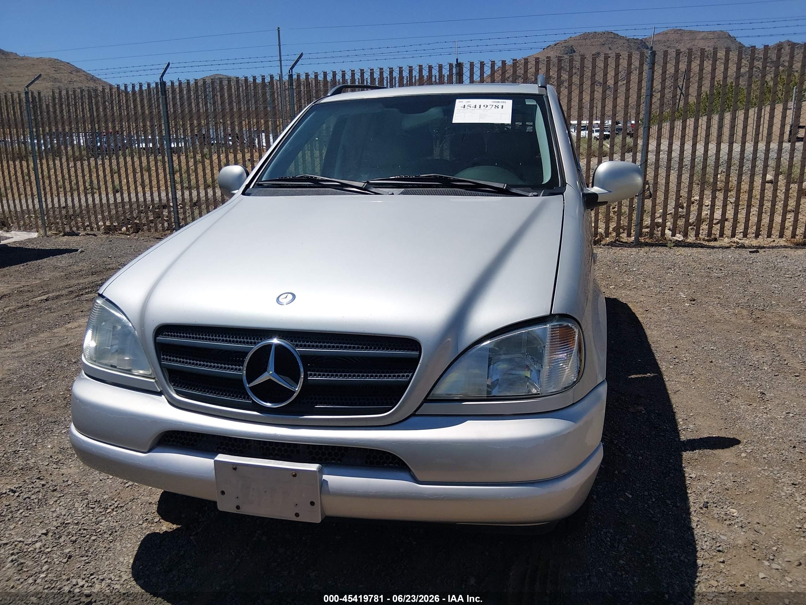 2000 Mercedes-benz Ml 320   Silver vin: 4JGAB54EXYA213041