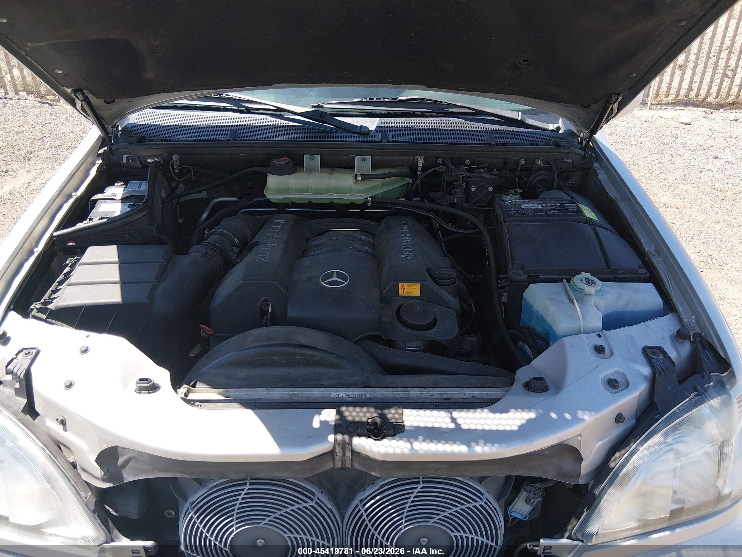 2000 Mercedes-benz Ml 320   Silver vin: 4JGAB54EXYA213041