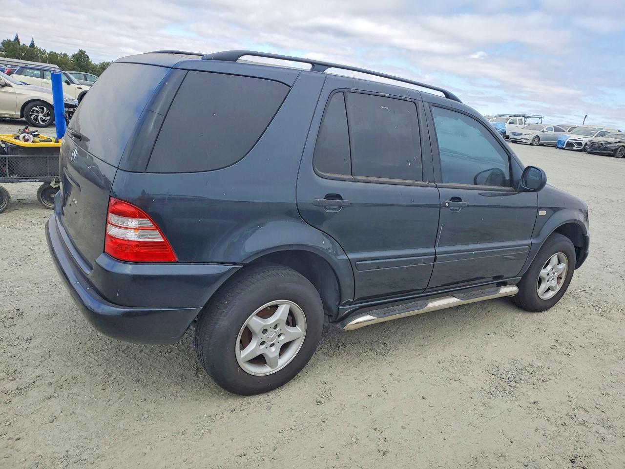 2000 Mercedes-benz Ml 320 Blue vin: 4JGAB54EXYA216599