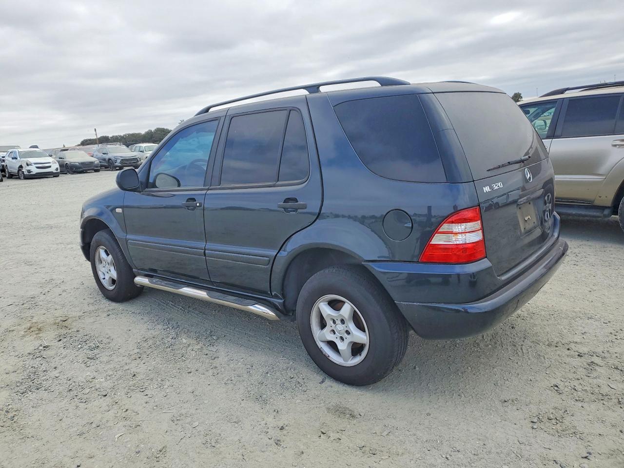 2000 Mercedes-benz Ml 320 Blue vin: 4JGAB54EXYA216599