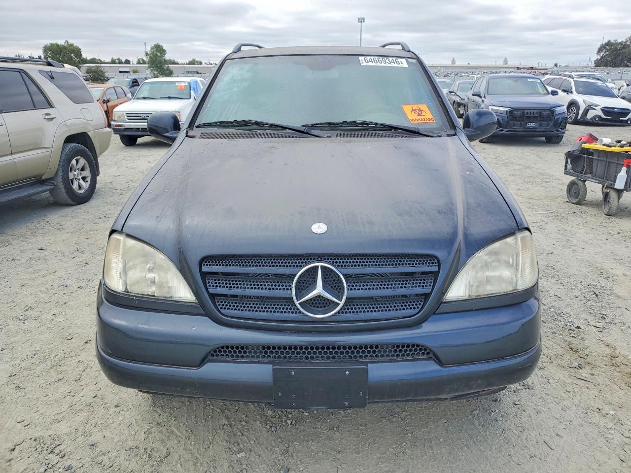 2000 Mercedes-benz Ml 320 Blue vin: 4JGAB54EXYA216599