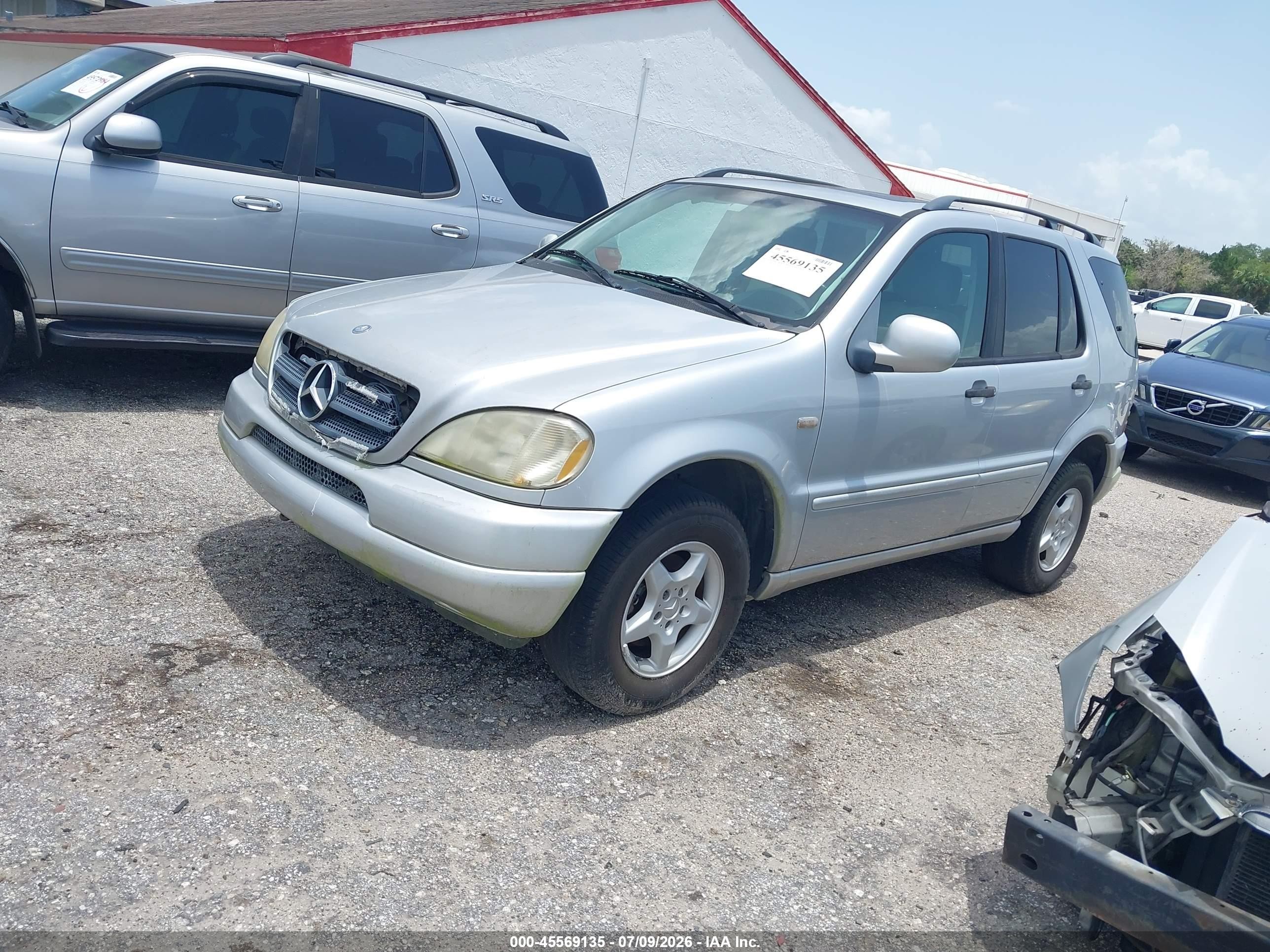 2000 Mercedes-benz Ml 320   Silver vin: 4JGAB54EXYA218191