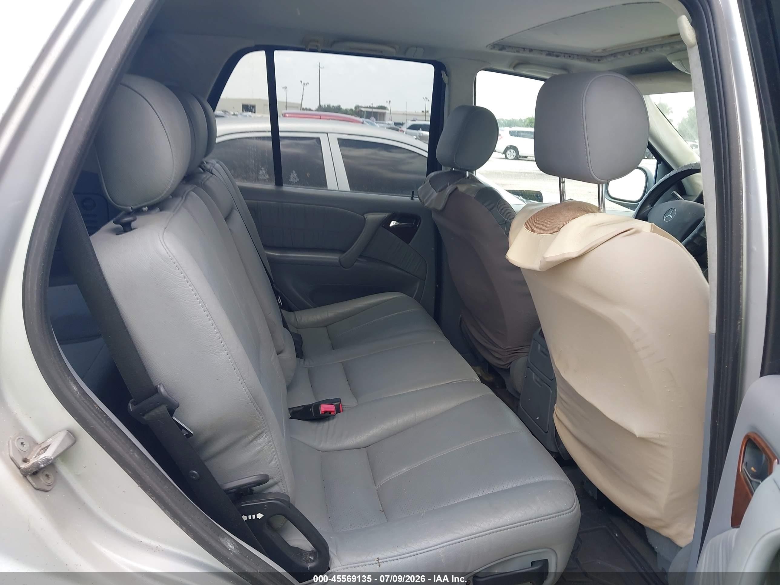 2000 Mercedes-benz Ml 320   Silver vin: 4JGAB54EXYA218191