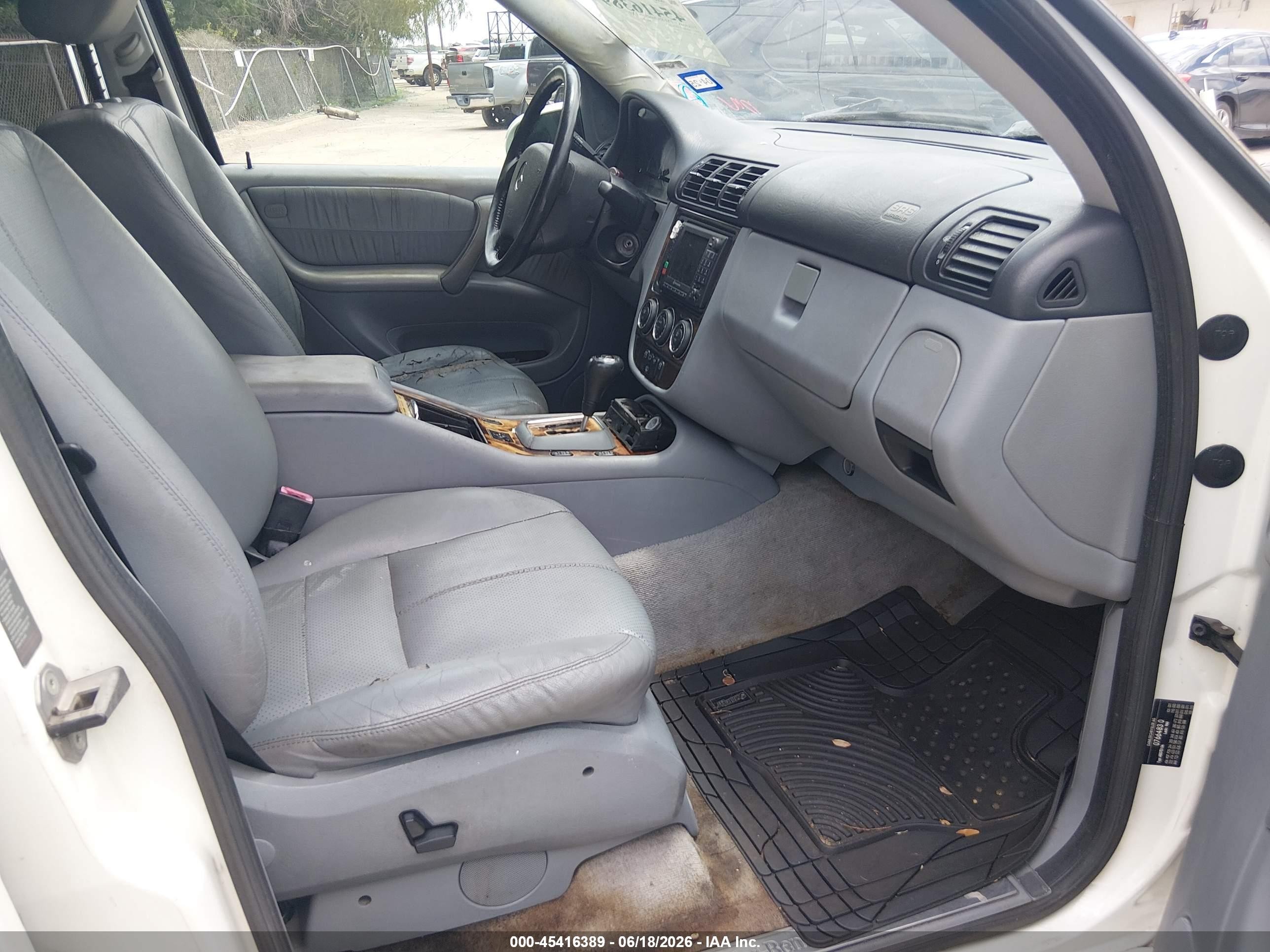2005 Mercedes-benz Ml 350 4matic White vin: 4JGAB57E15A554819