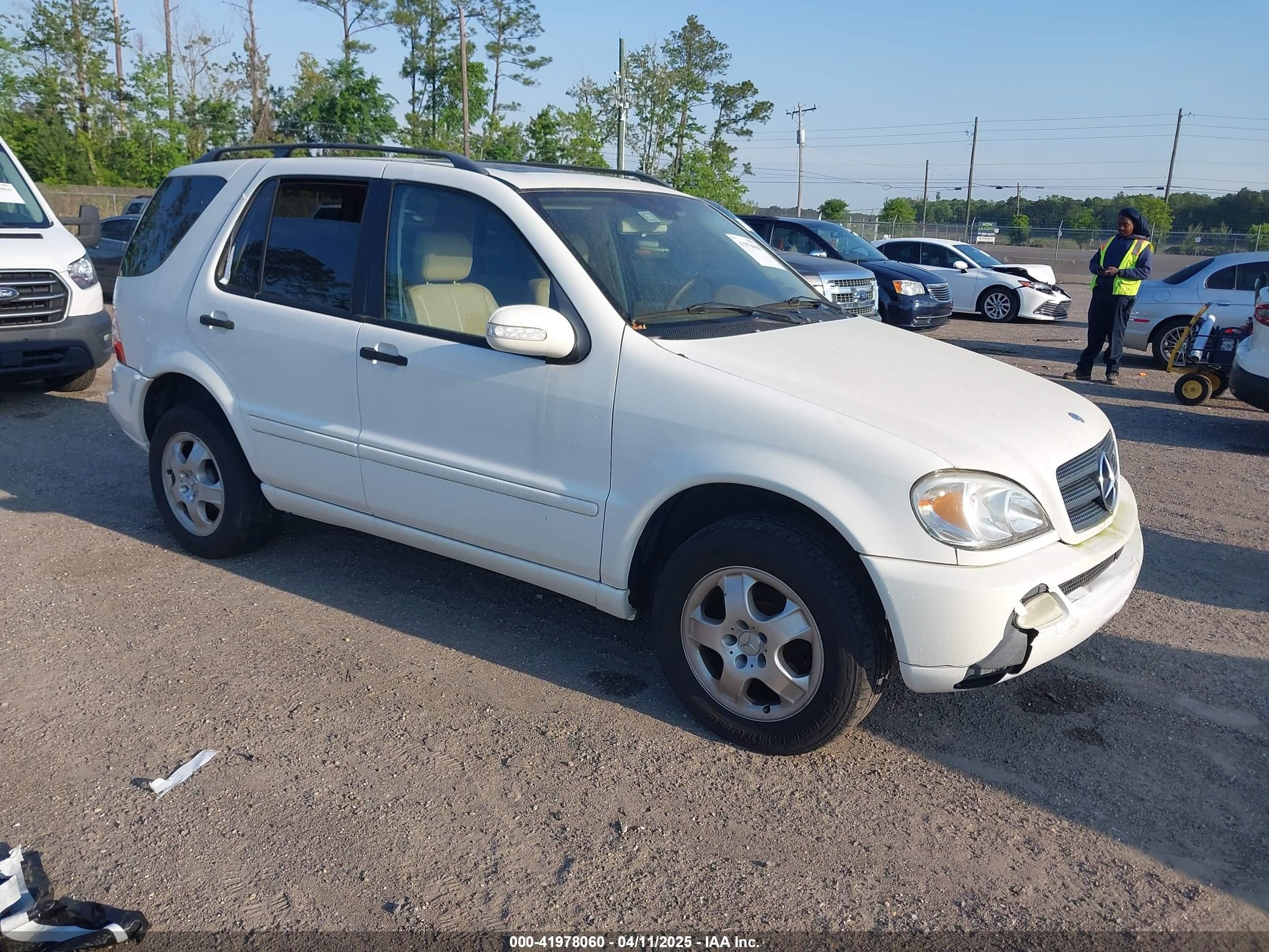 2003 Mercedes-benz Ml 350   White vin: 4JGAB57E53A414883