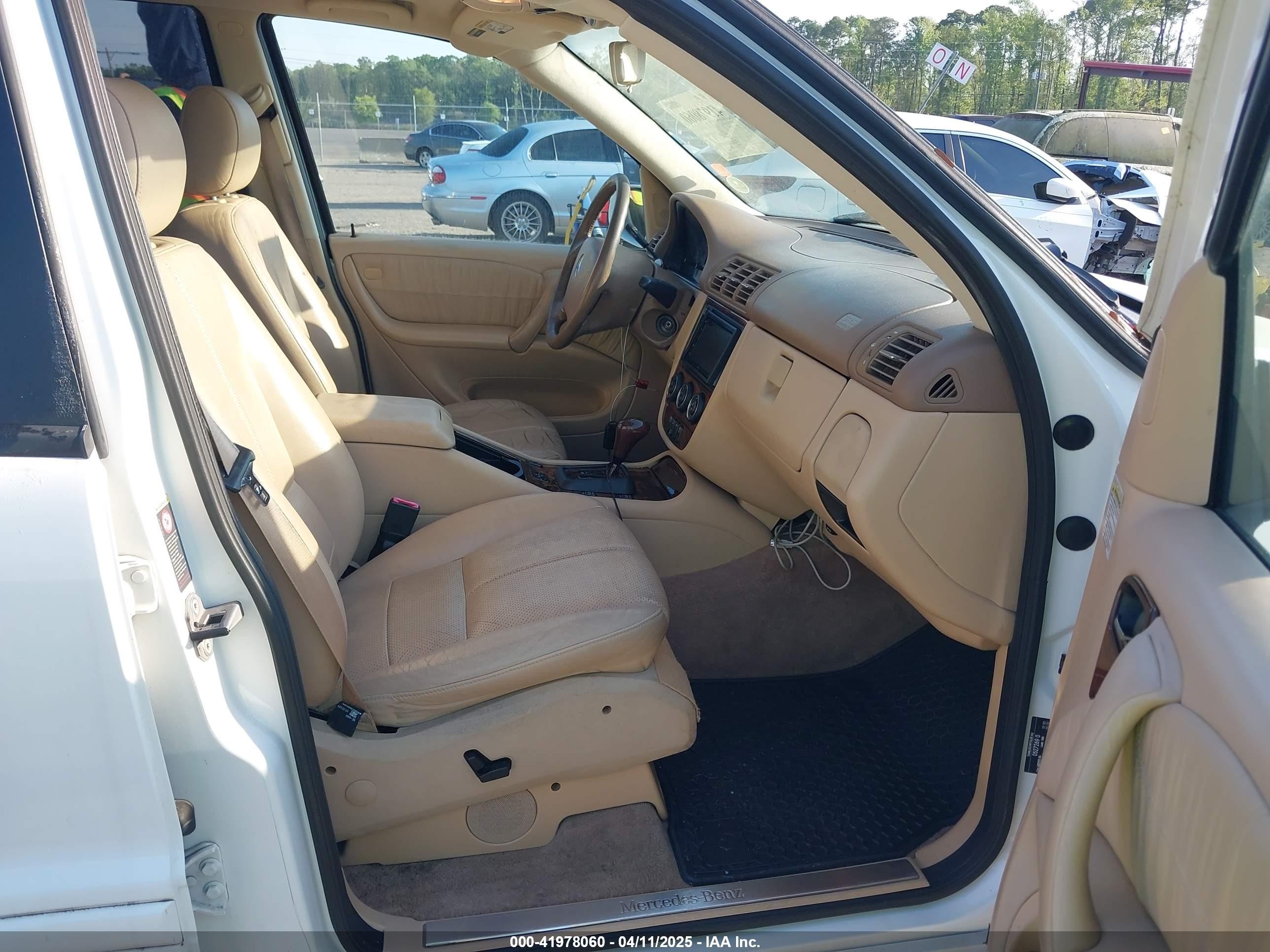 2003 Mercedes-benz Ml 350   White vin: 4JGAB57E53A414883