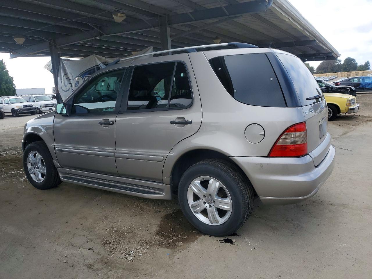 2005 Mercedes-benz Ml 350 Серый vin: 4JGAB57E65A548403