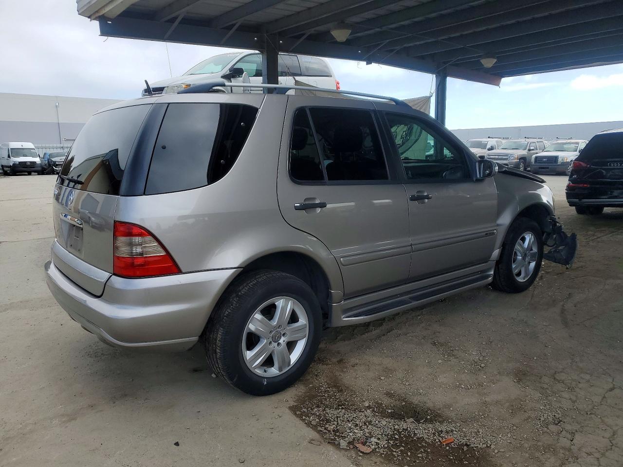 2005 Mercedes-benz Ml 350 Серый vin: 4JGAB57E65A548403