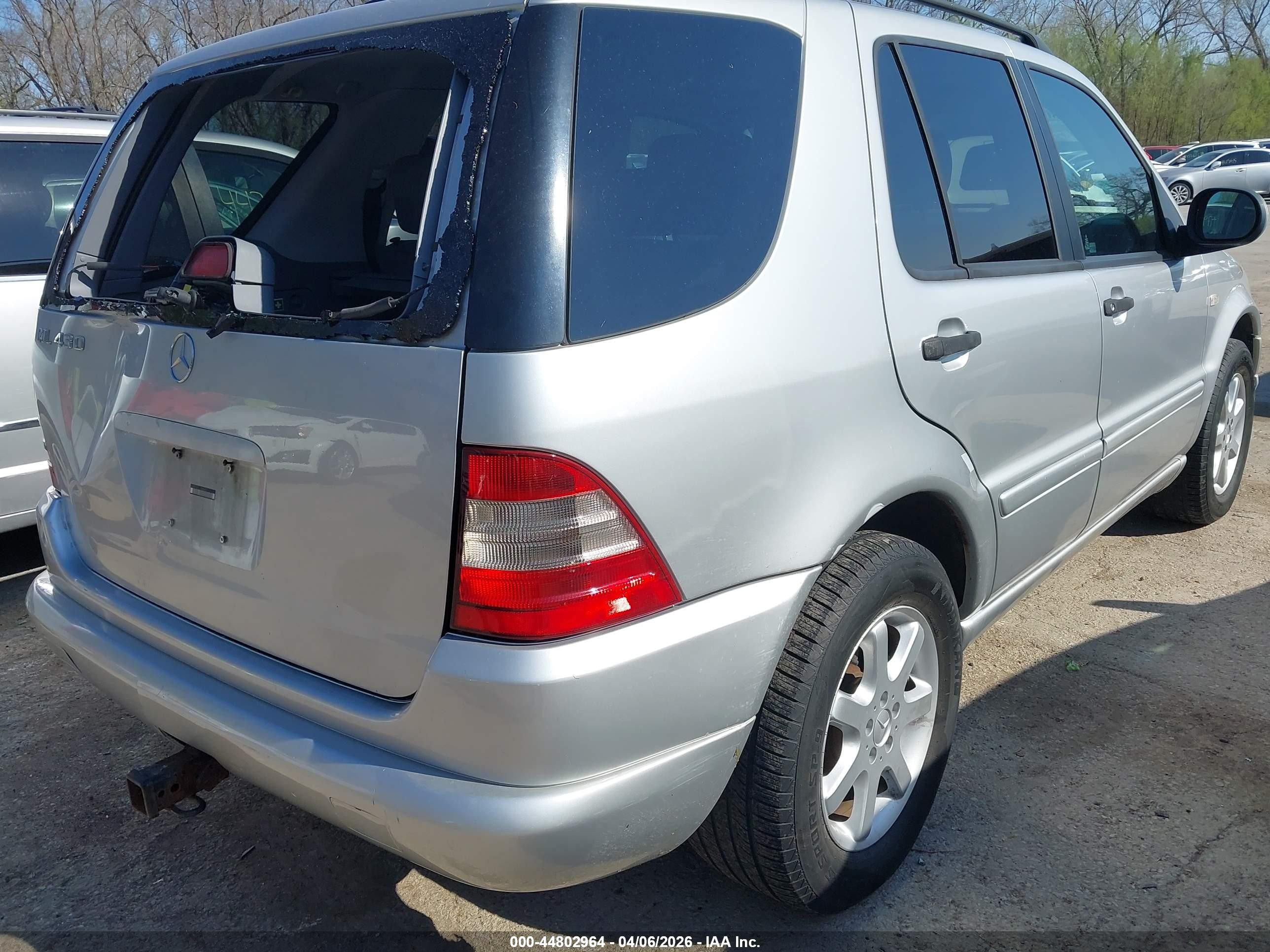 2001 Mercedes-benz Ml 430   Silver vin: 4JGAB72E01A258249