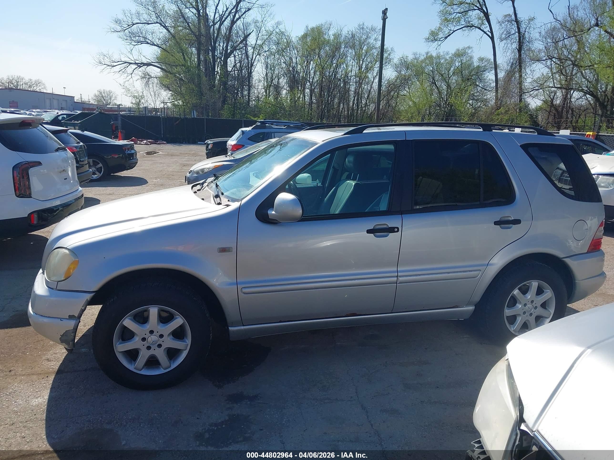 2001 Mercedes-benz Ml 430   Silver vin: 4JGAB72E01A258249