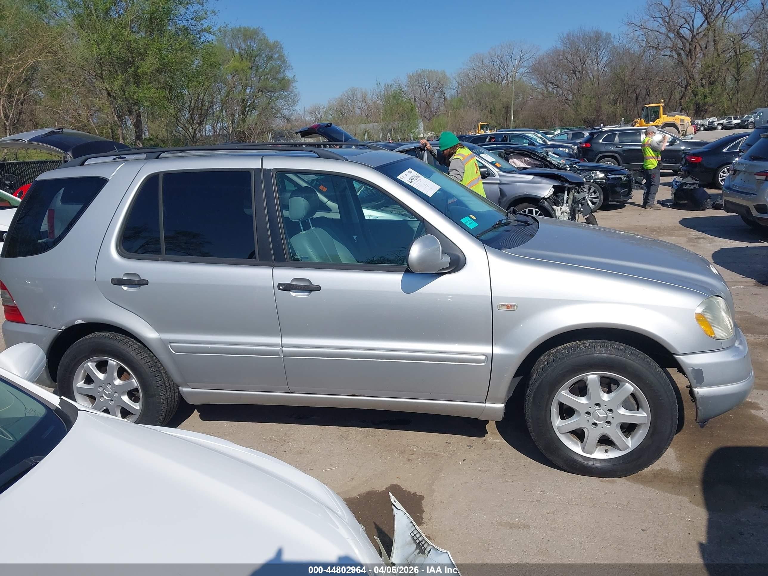 2001 Mercedes-benz Ml 430   Silver vin: 4JGAB72E01A258249