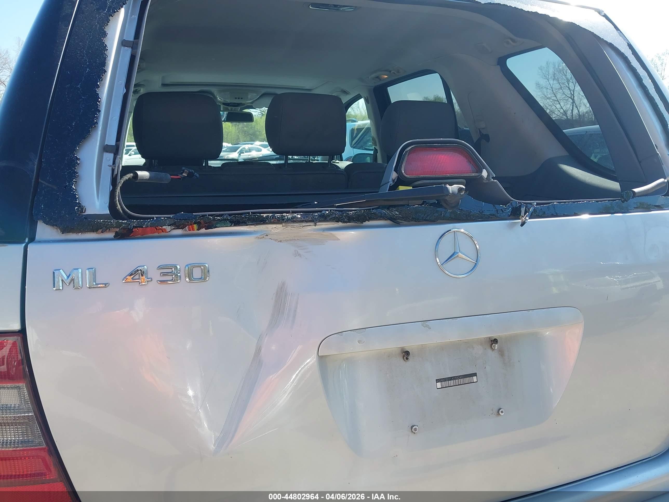 2001 Mercedes-benz Ml 430   Silver vin: 4JGAB72E01A258249