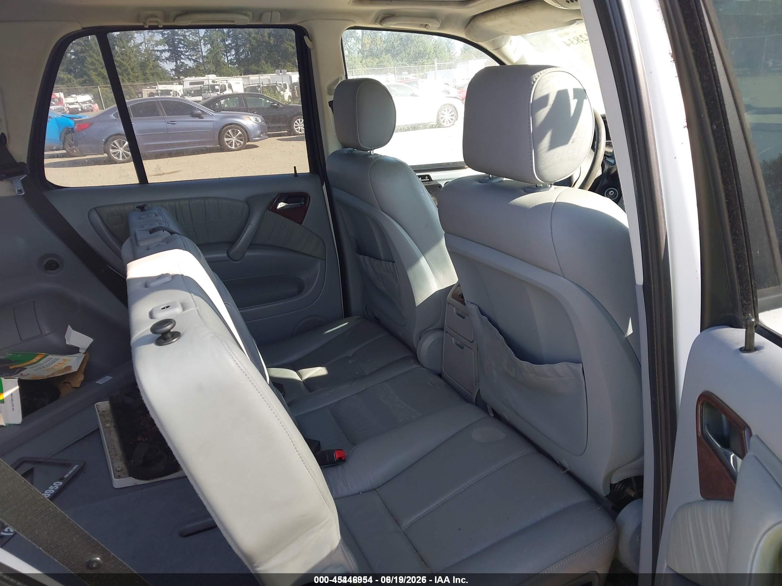2000 Mercedes-benz Ml 430   White vin: 4JGAB72E0YA150613