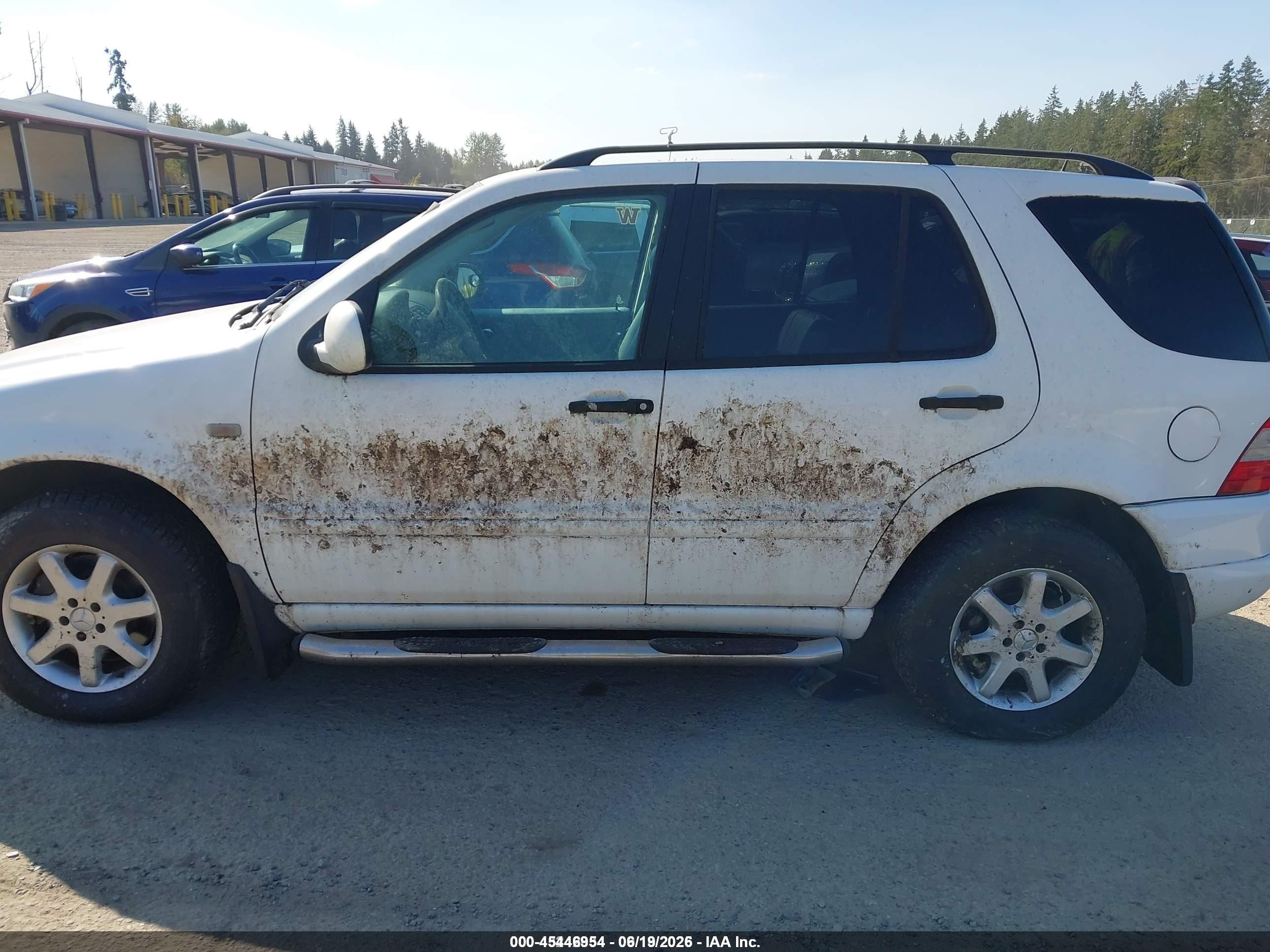 2000 Mercedes-benz Ml 430   White vin: 4JGAB72E0YA150613