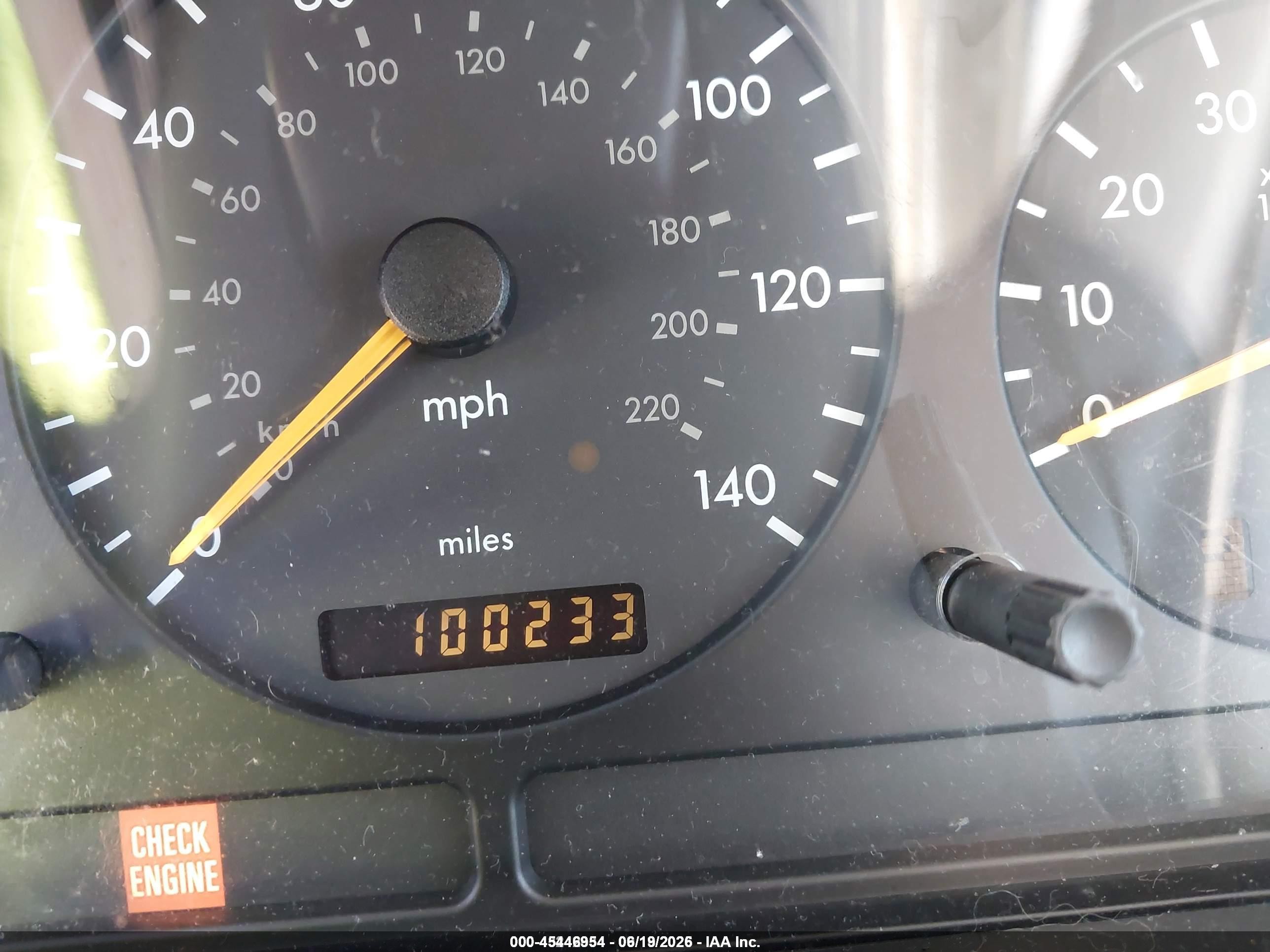 2000 Mercedes-benz Ml 430   White vin: 4JGAB72E0YA150613