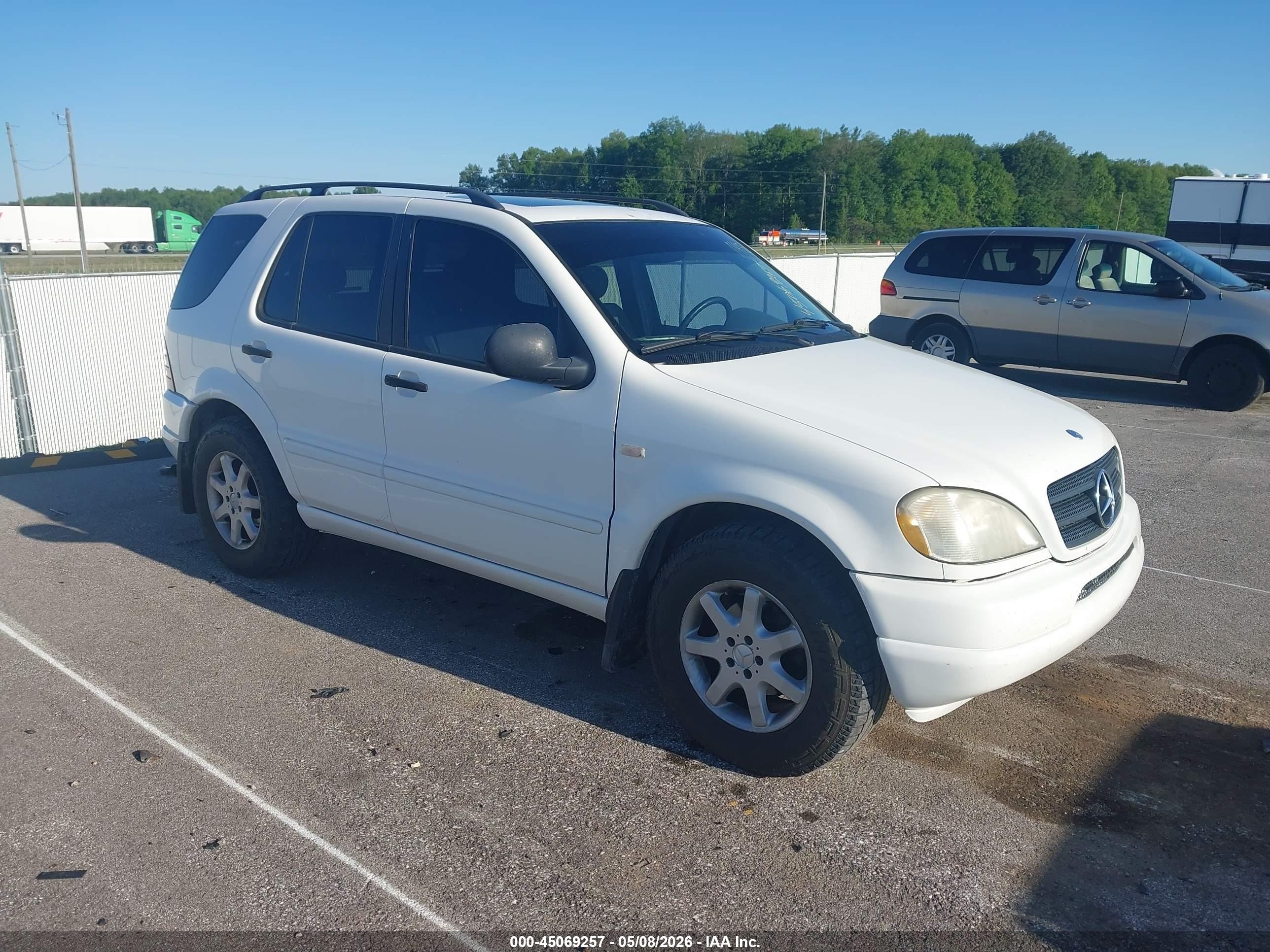4JGAB72E1XA076648