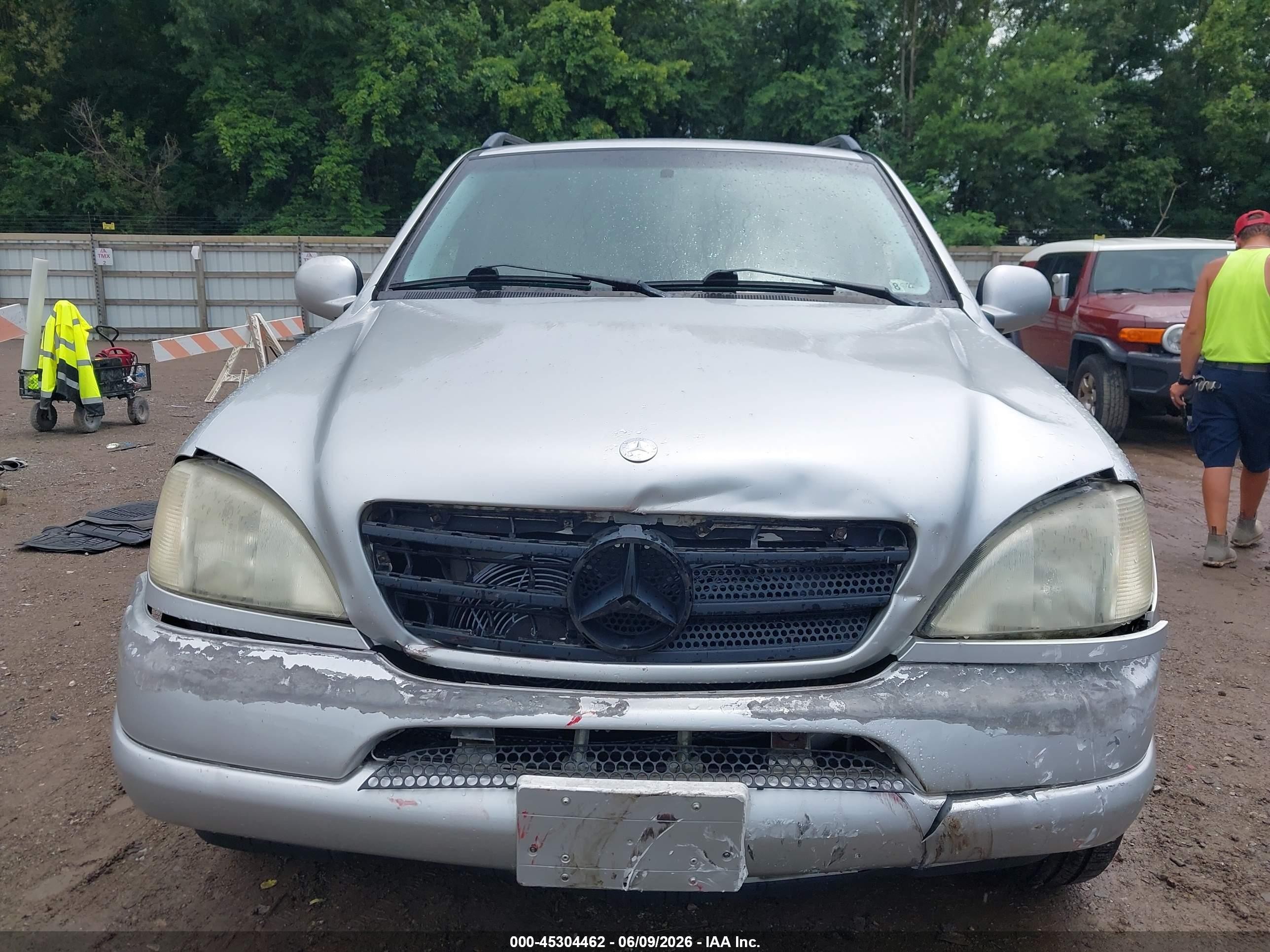 1999 Mercedes-benz Ml 430   Silver vin: 4JGAB72E1XA077136