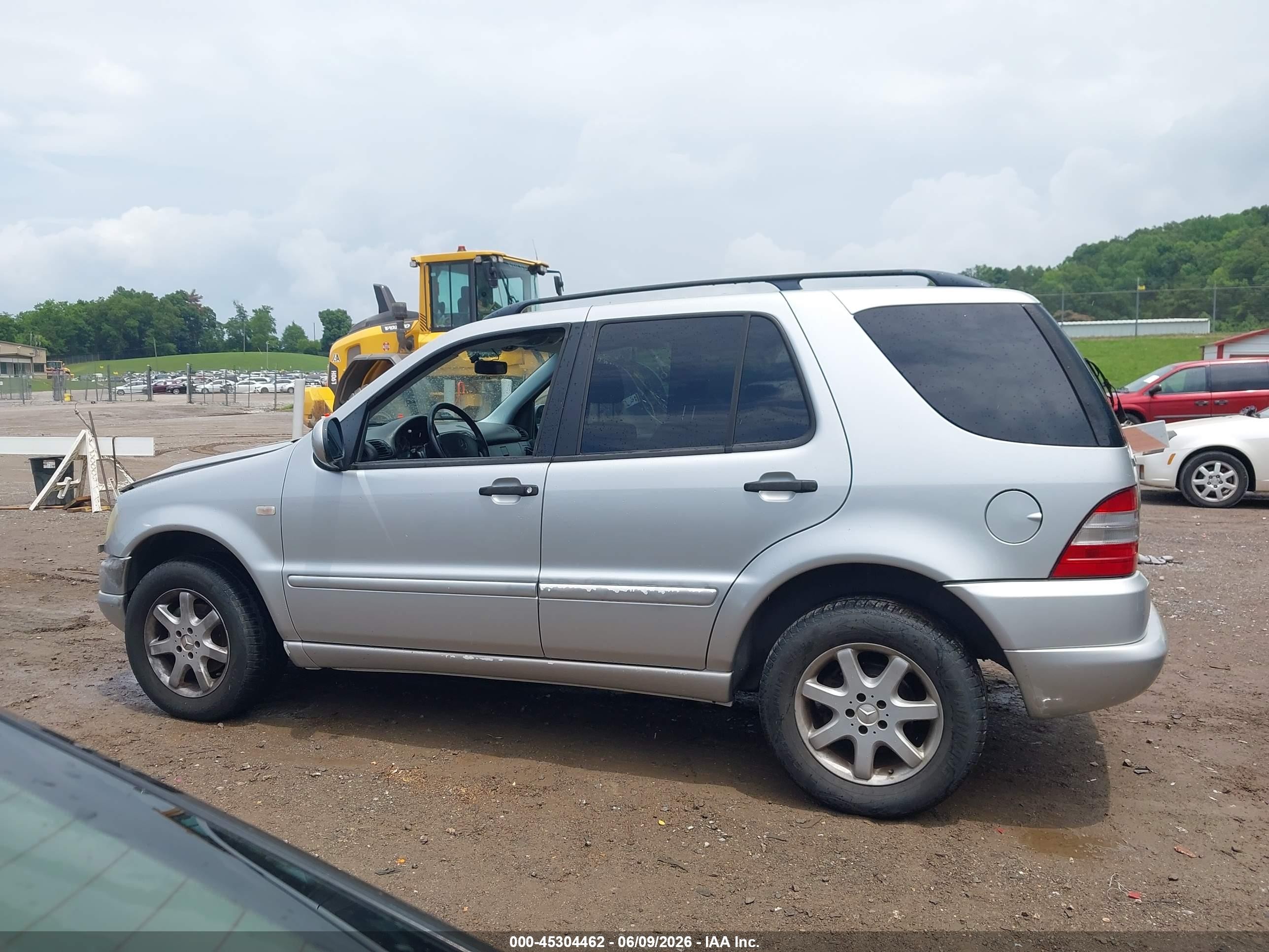 1999 Mercedes-benz Ml 430   Silver vin: 4JGAB72E1XA077136