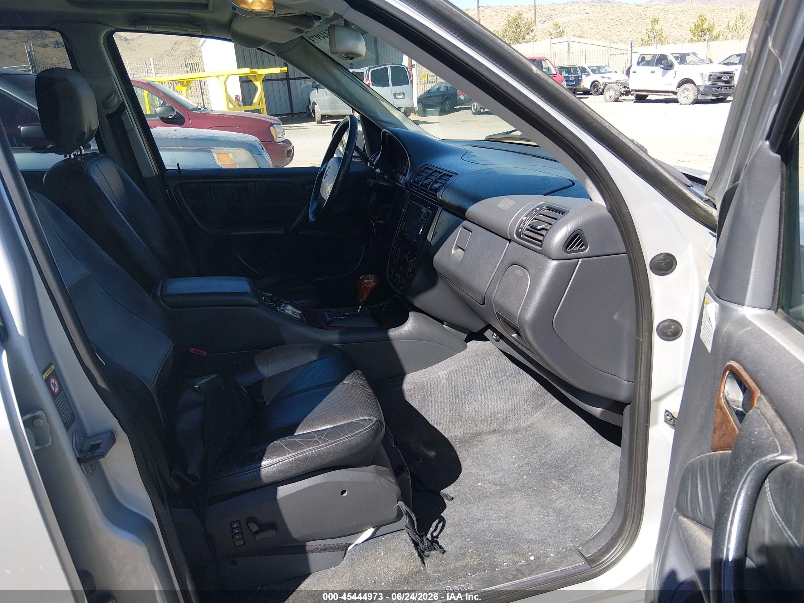 2000 Mercedes-benz Ml 430   Silver vin: 4JGAB72E1YA205697