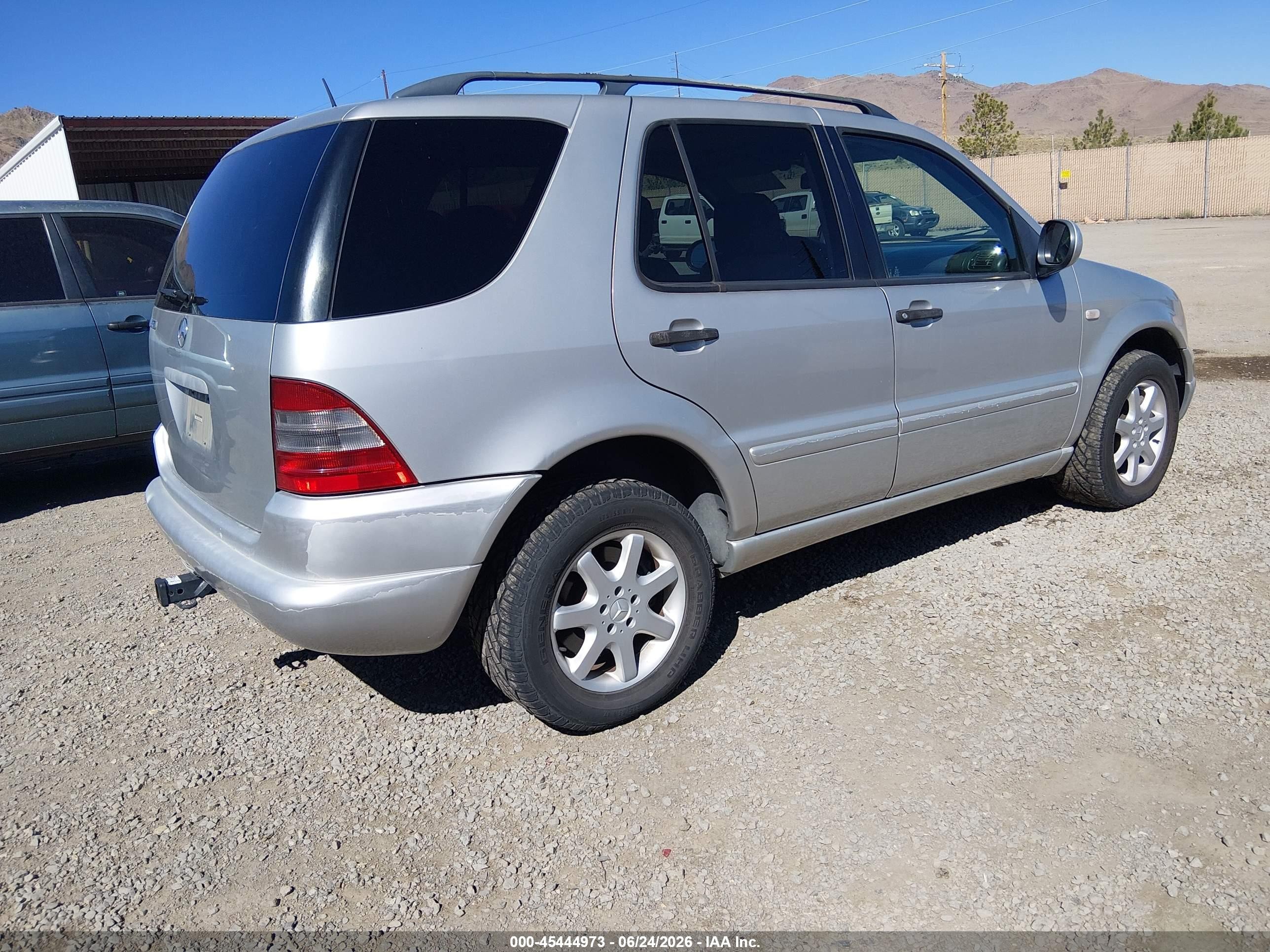 2000 Mercedes-benz Ml 430   Silver vin: 4JGAB72E1YA205697
