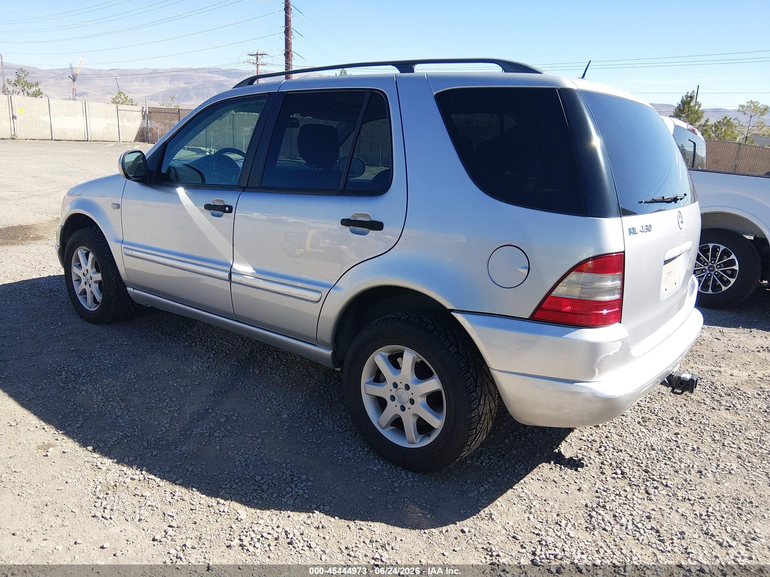 2000 Mercedes-benz Ml 430   Silver vin: 4JGAB72E1YA205697
