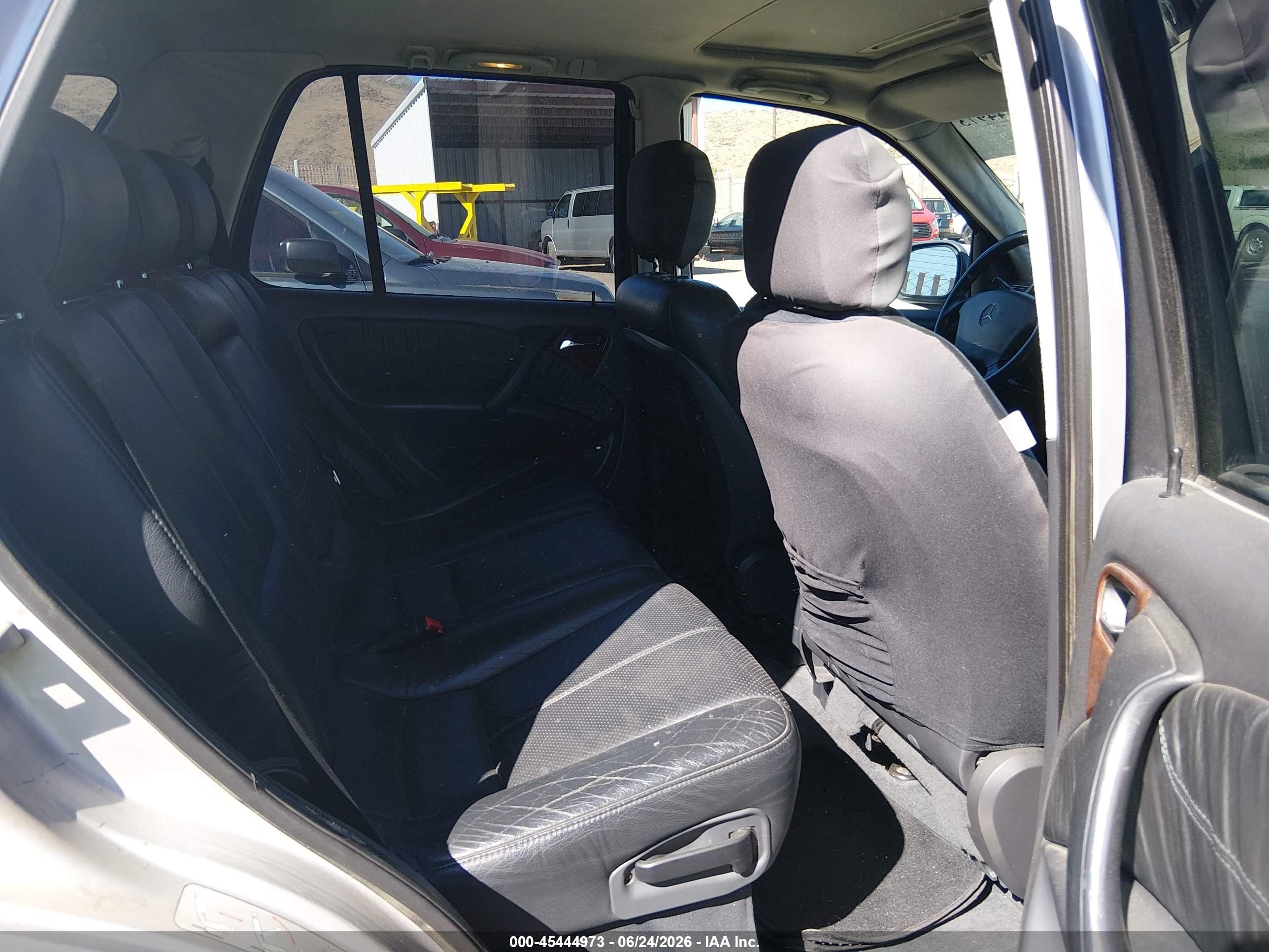 2000 Mercedes-benz Ml 430   Silver vin: 4JGAB72E1YA205697