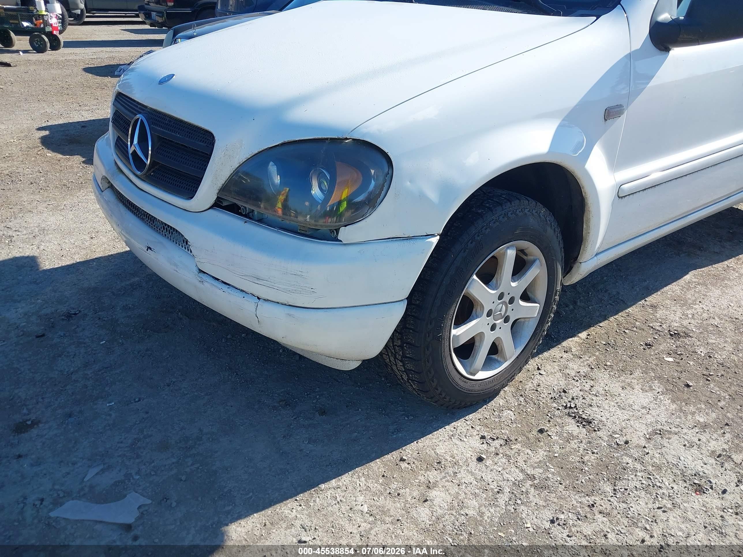 1999 Mercedes-benz Ml 430   White vin: 4JGAB72E3XA076182