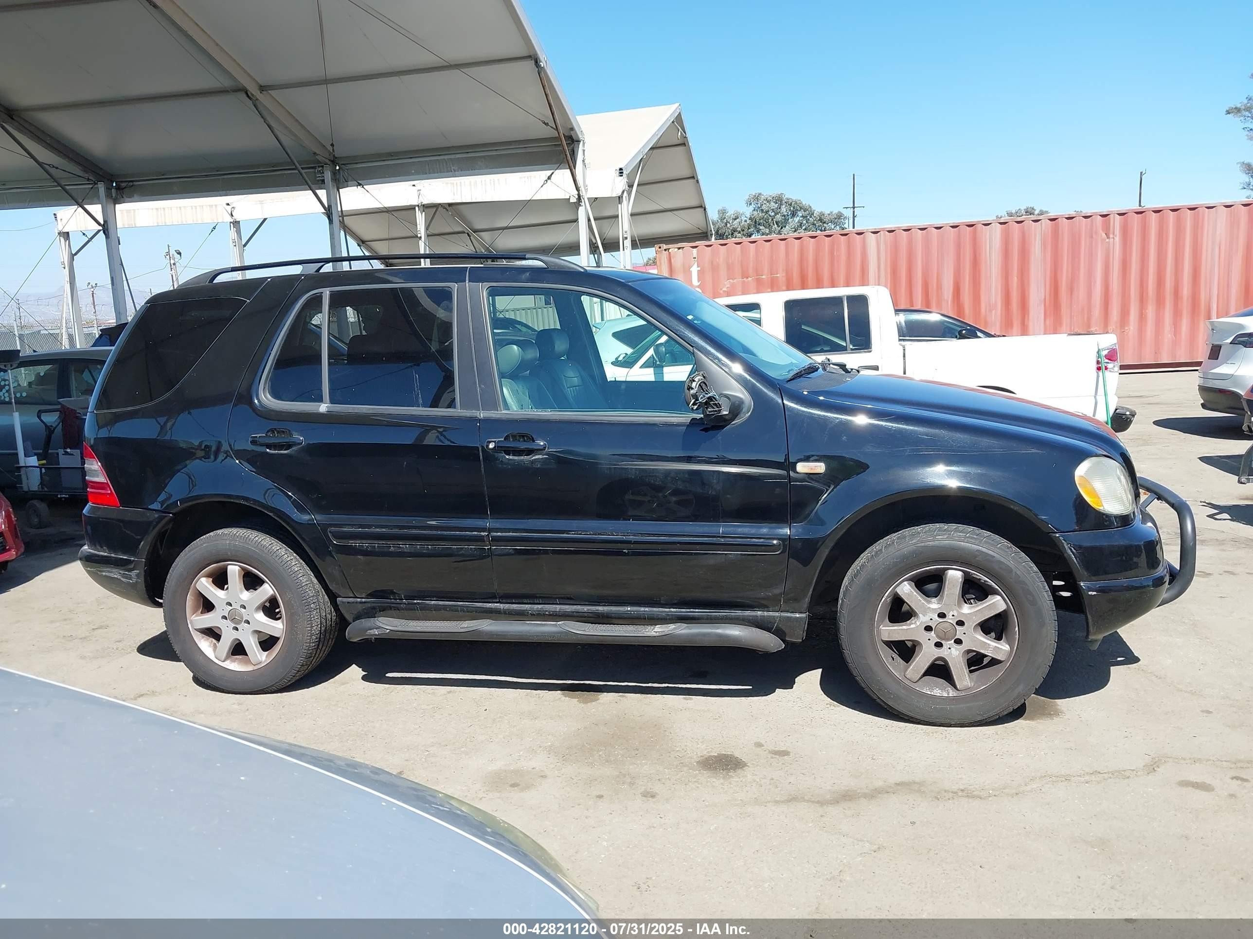 1999 Mercedes-benz Ml 430   Black vin: 4JGAB72E4XA080788