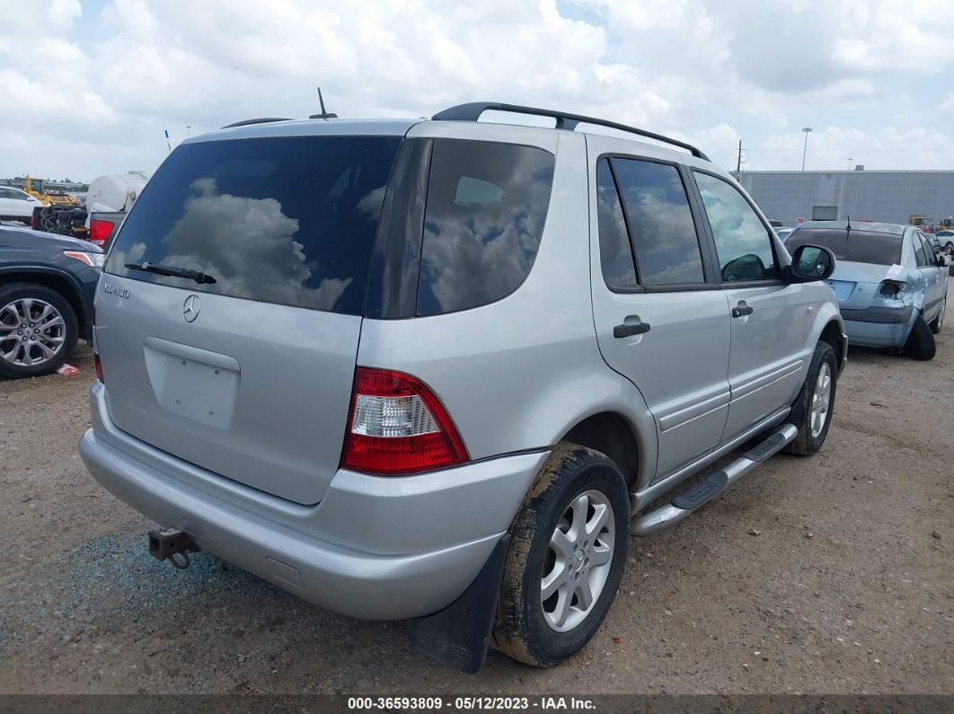 2000 Mercedes-benz M-class   Silver vin: 4JGAB72E4YA146306