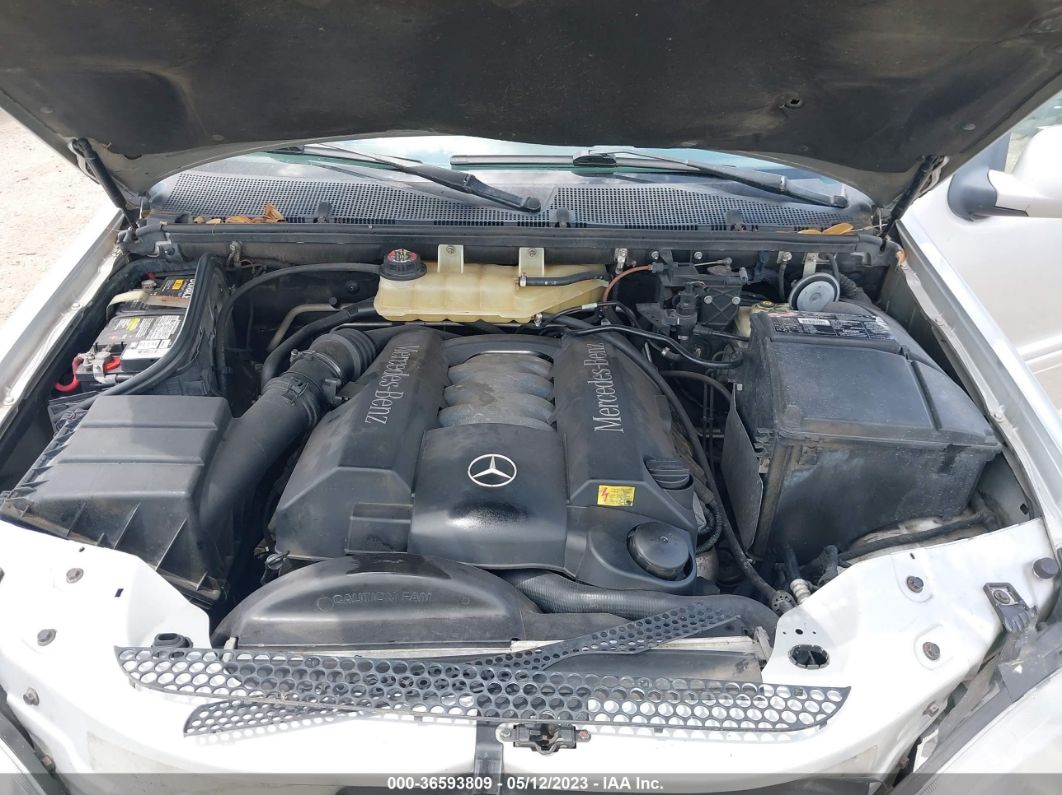 2000 Mercedes-benz M-class   Silver vin: 4JGAB72E4YA146306