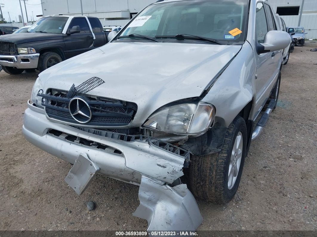 2000 Mercedes-benz M-class   Silver vin: 4JGAB72E4YA146306