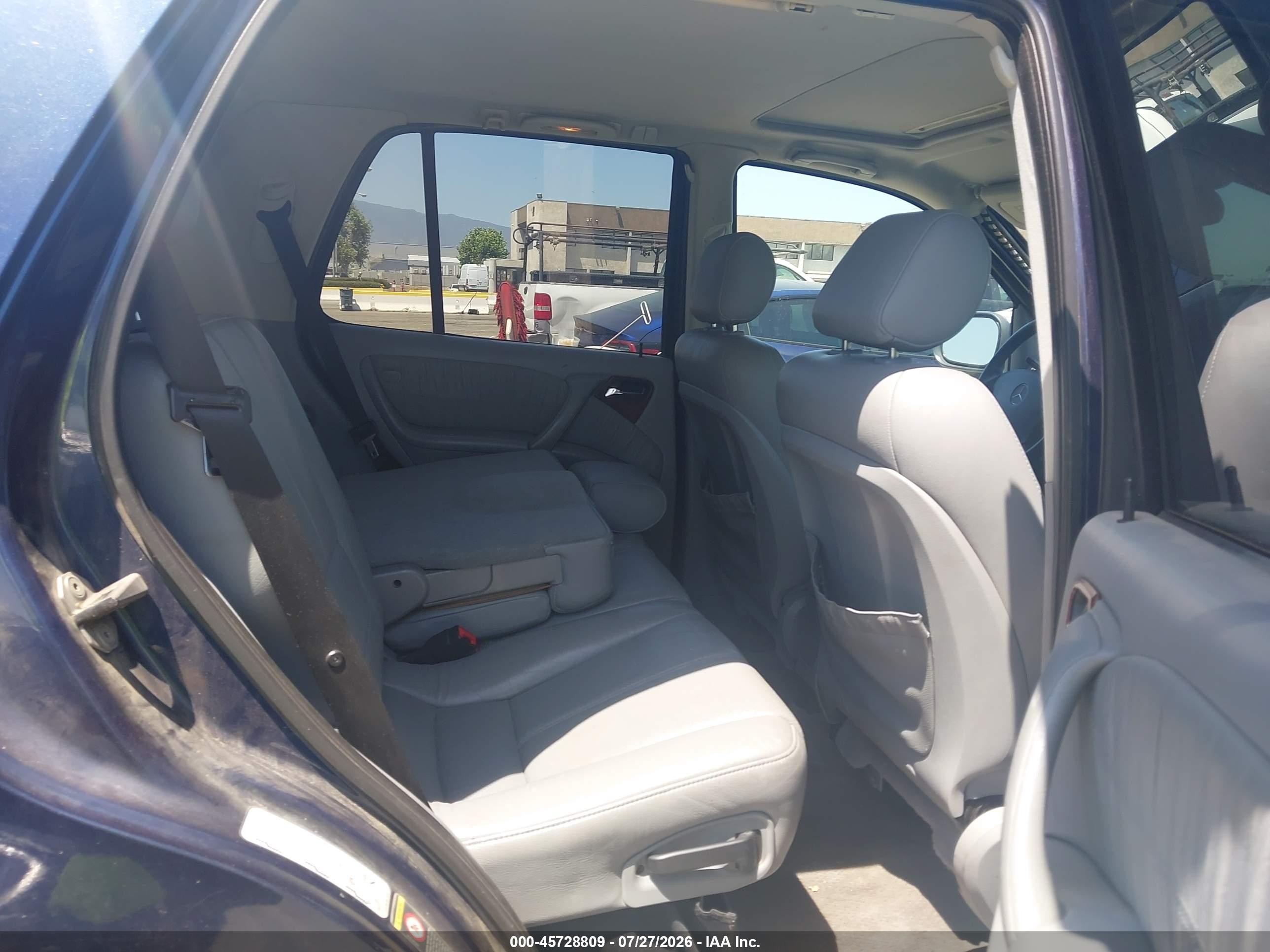 2000 Mercedes-benz Ml 430   Blue vin: 4JGAB72E5YA202771