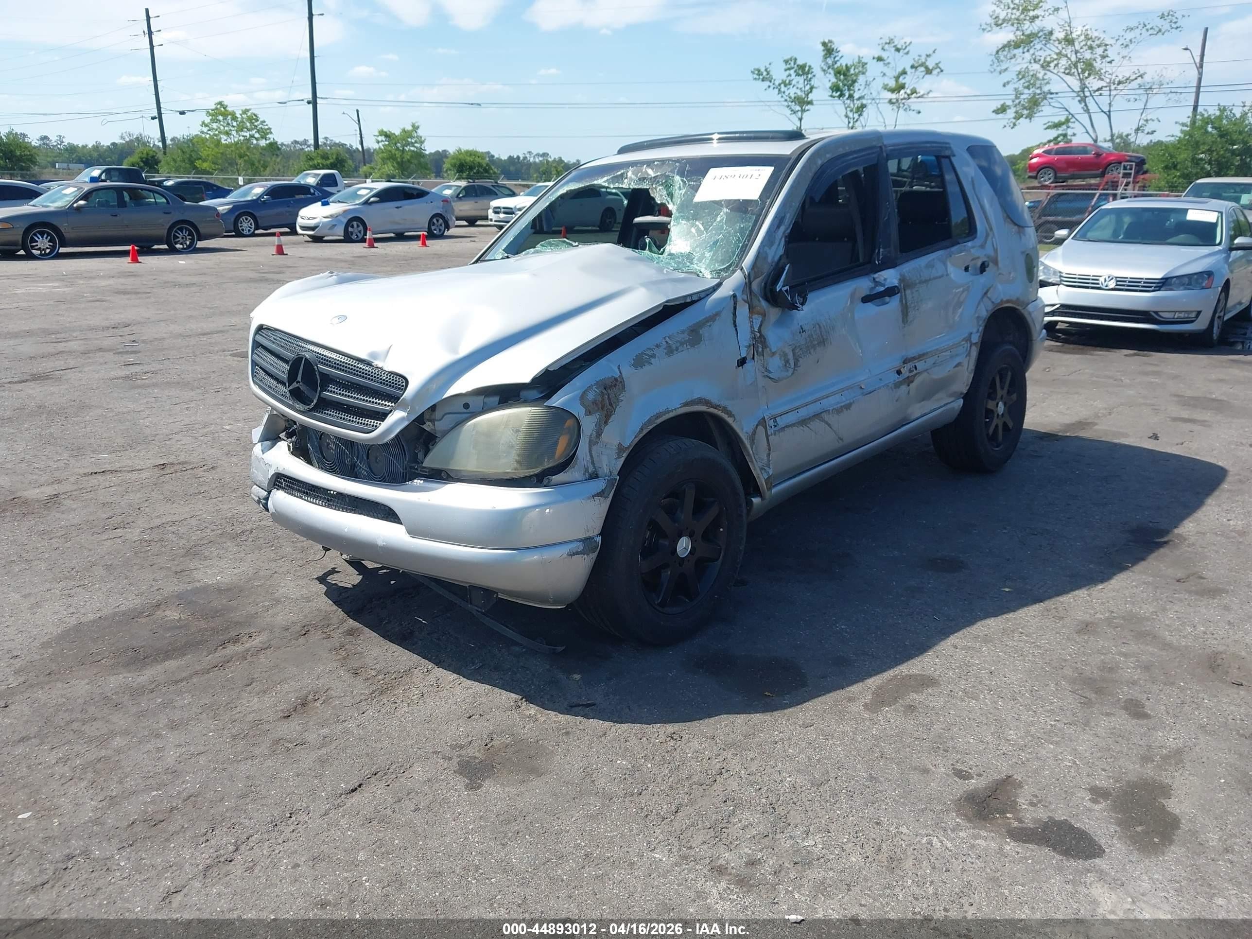 1999 Mercedes-benz Ml 430   Серебряный vin: 4JGAB72E6XA091405