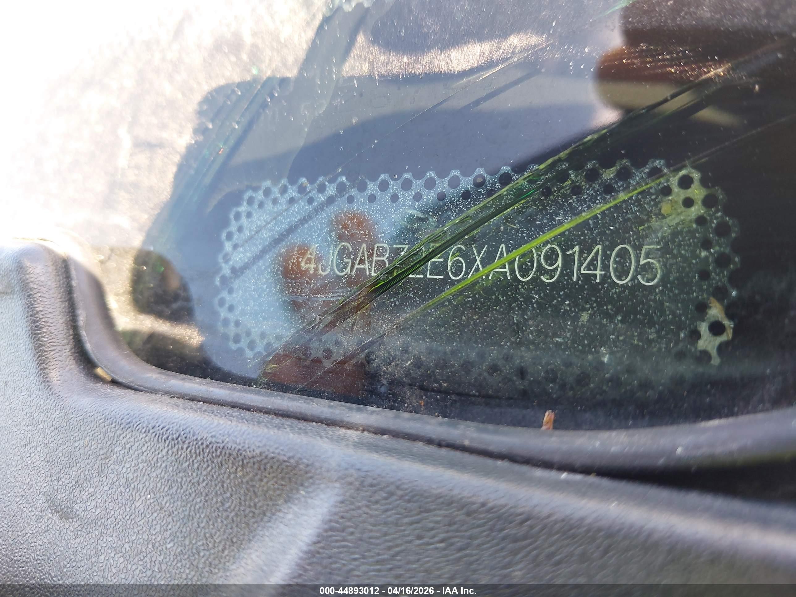 1999 Mercedes-benz Ml 430   Серебряный vin: 4JGAB72E6XA091405