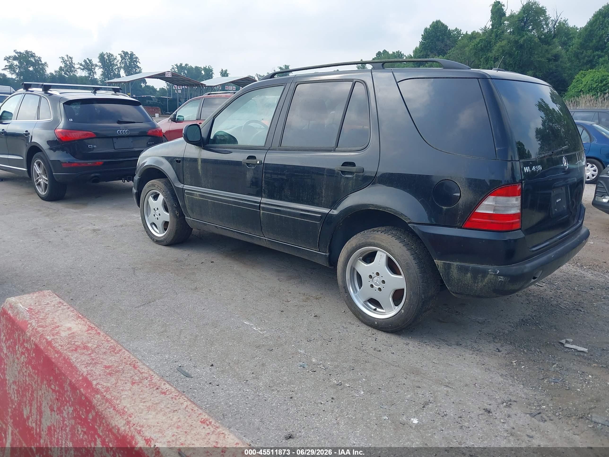 2000 Mercedes-benz Ml 430   Black vin: 4JGAB72E8YA193497