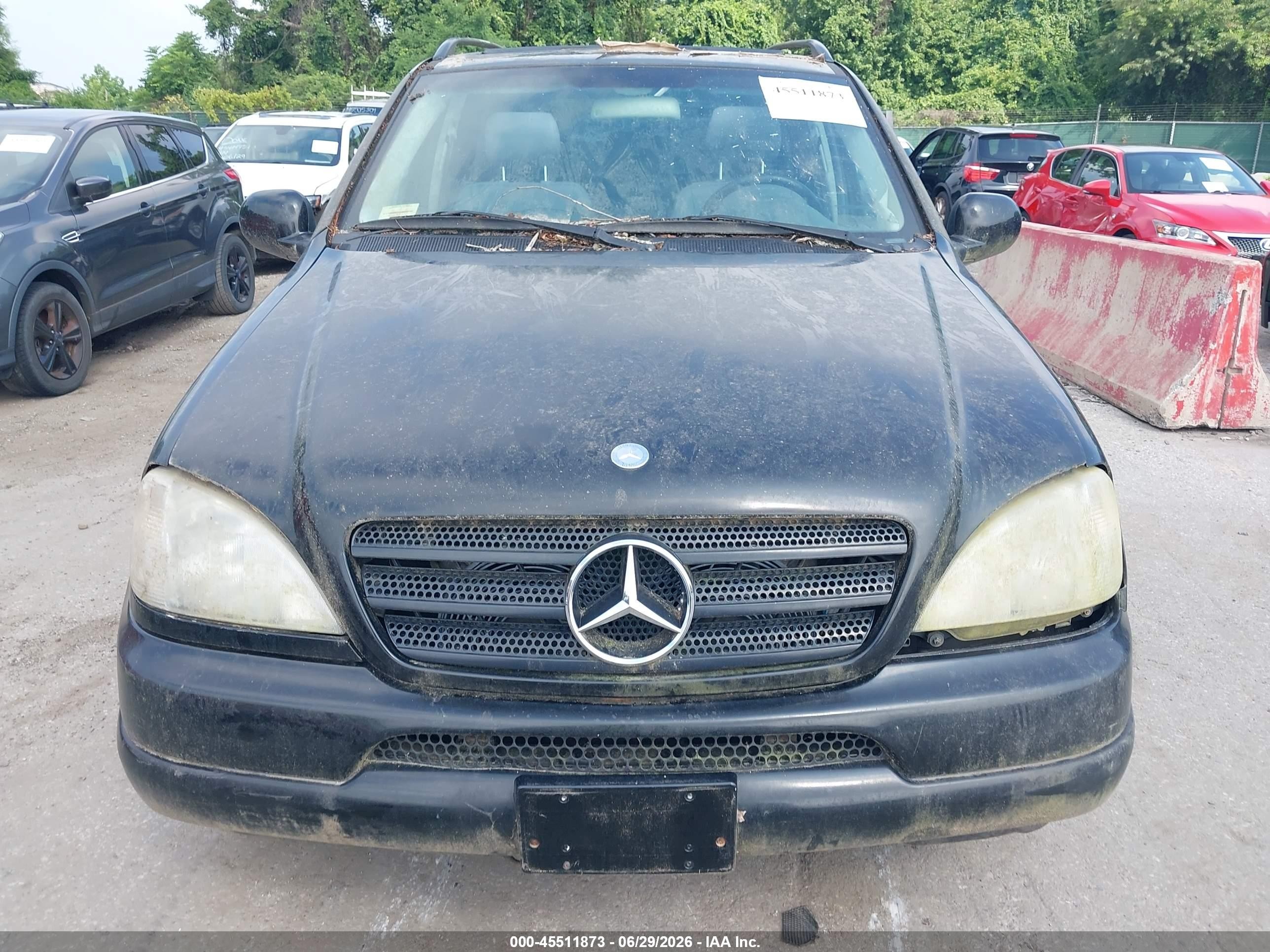 2000 Mercedes-benz Ml 430   Black vin: 4JGAB72E8YA193497