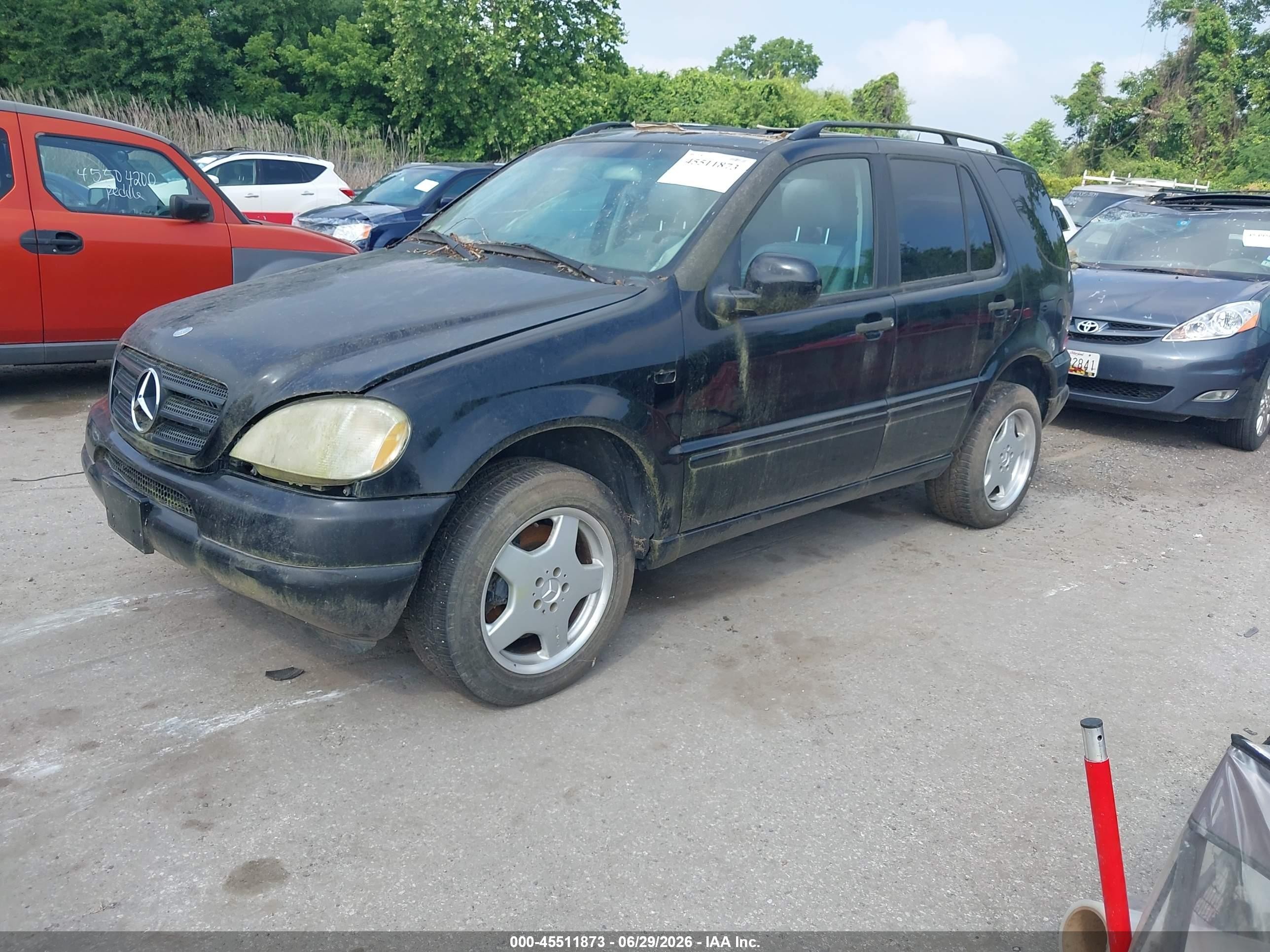 2000 Mercedes-benz Ml 430   Black vin: 4JGAB72E8YA193497