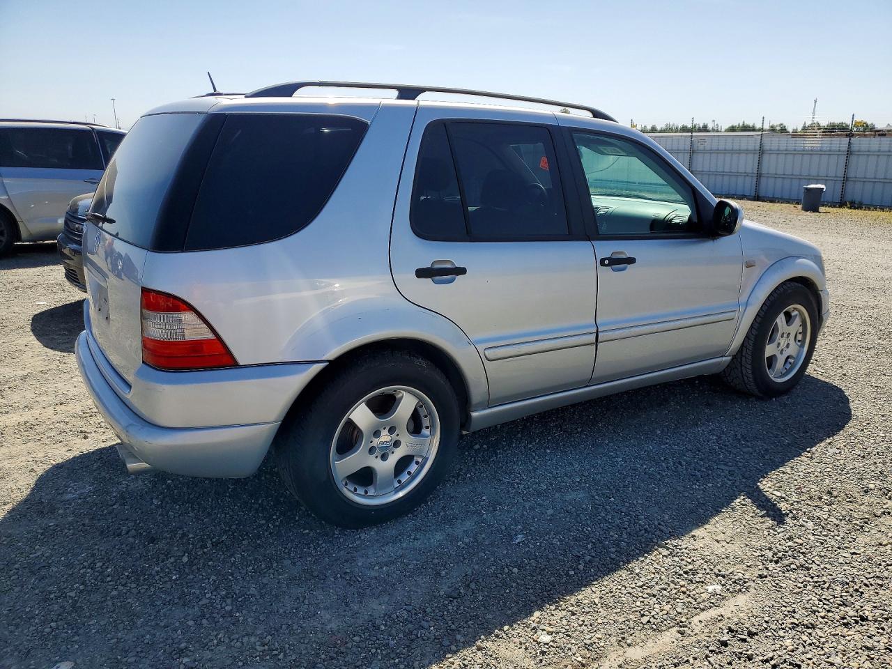 2000 Mercedes-benz Ml 430 Серебряный vin: 4JGAB72E8YA194018