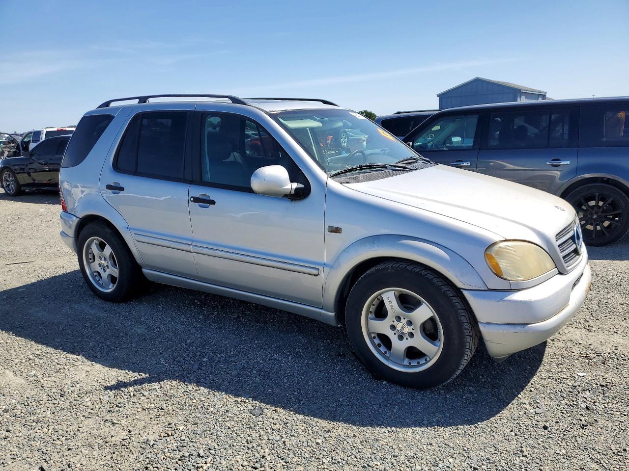 2000 Mercedes-benz Ml 430 Серебряный vin: 4JGAB72E8YA194018
