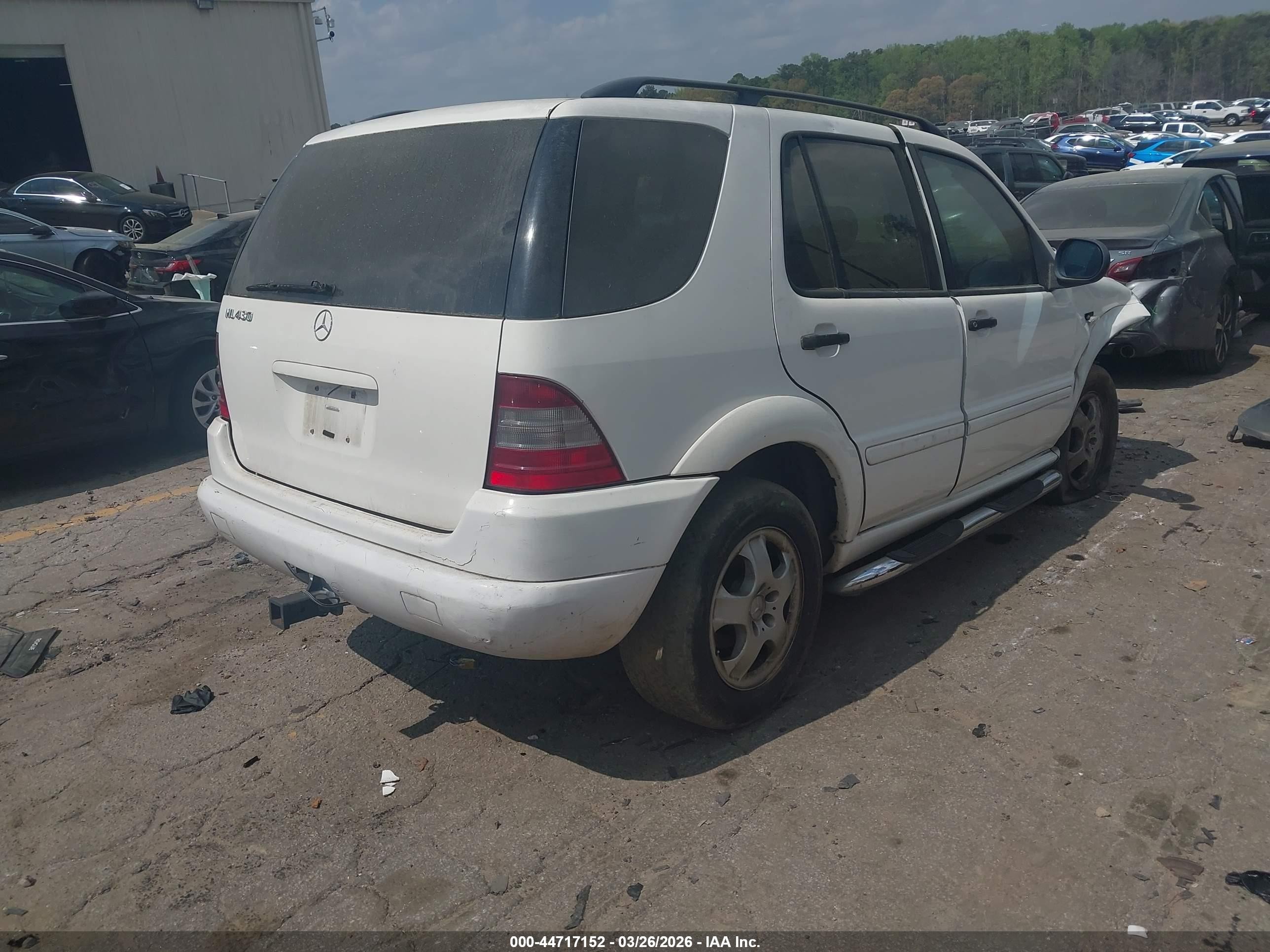 1999 Mercedes-benz Ml 430   White vin: 4JGAB72E9XA074260