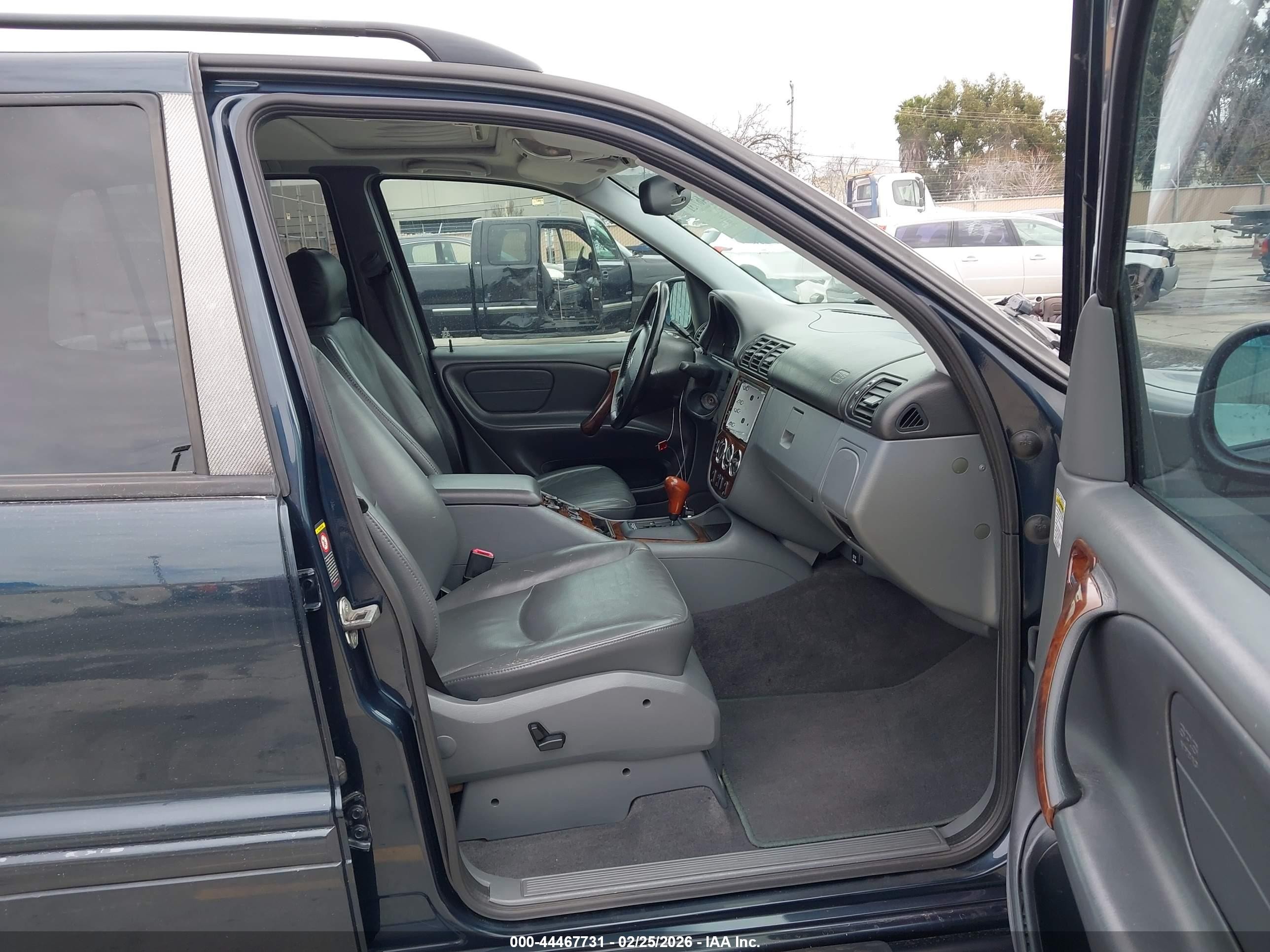 1999 Mercedes-benz Ml 430   Blue vin: 4JGAB72E9XA099188