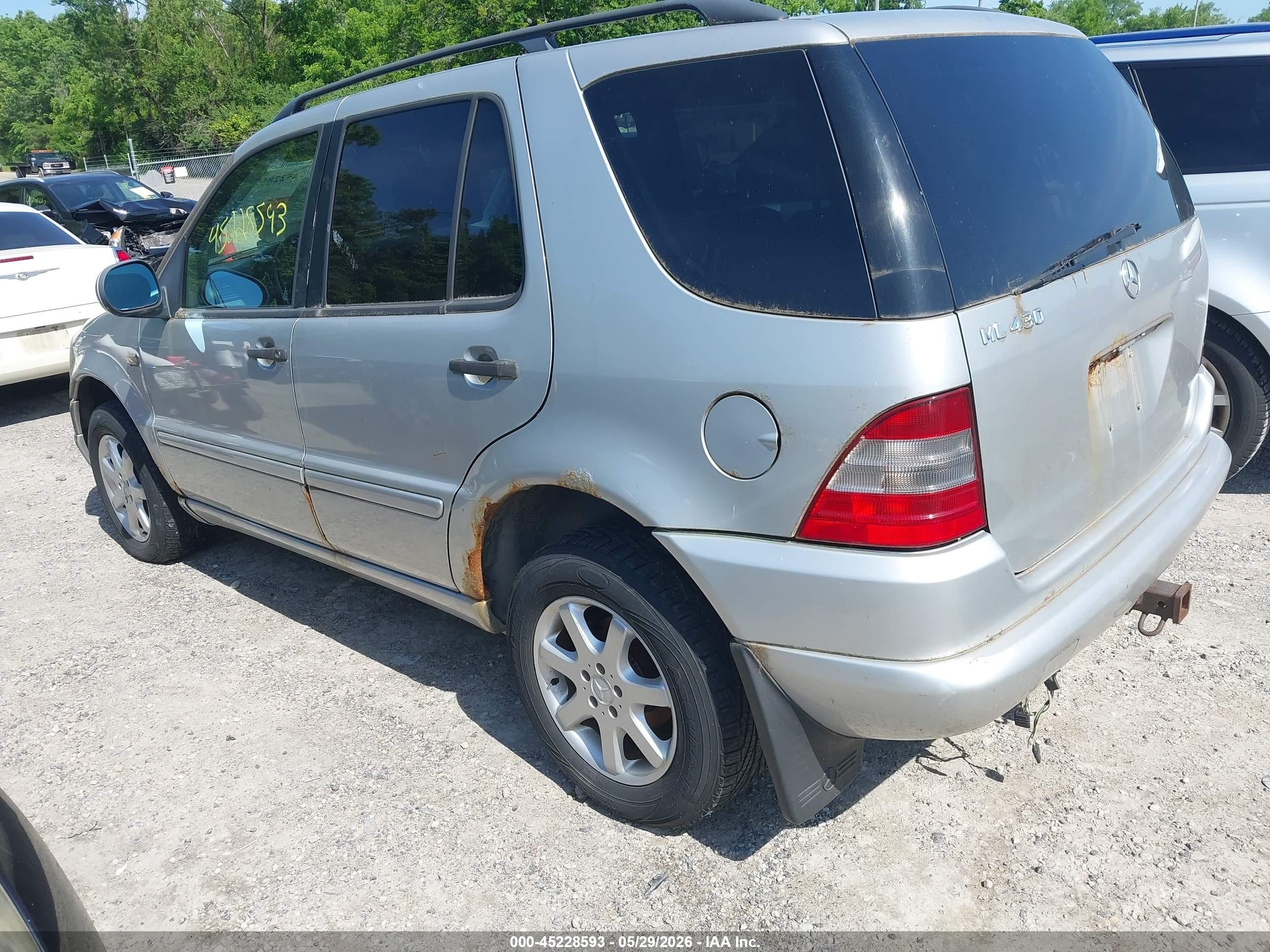 1999 Mercedes-benz Ml 430   Серебряный vin: 4JGAB72EXXA078849
