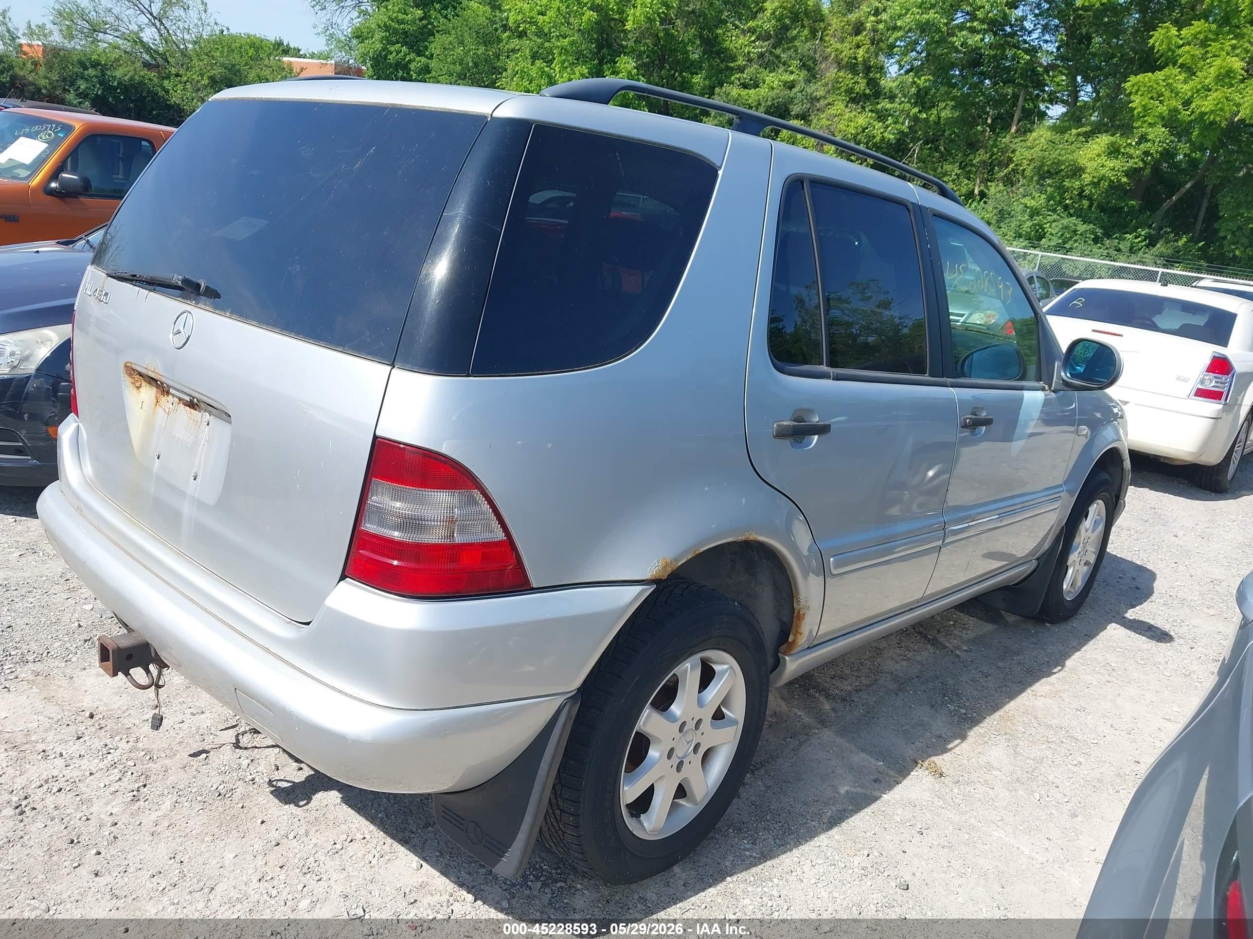 1999 Mercedes-benz Ml 430   Серебряный vin: 4JGAB72EXXA078849