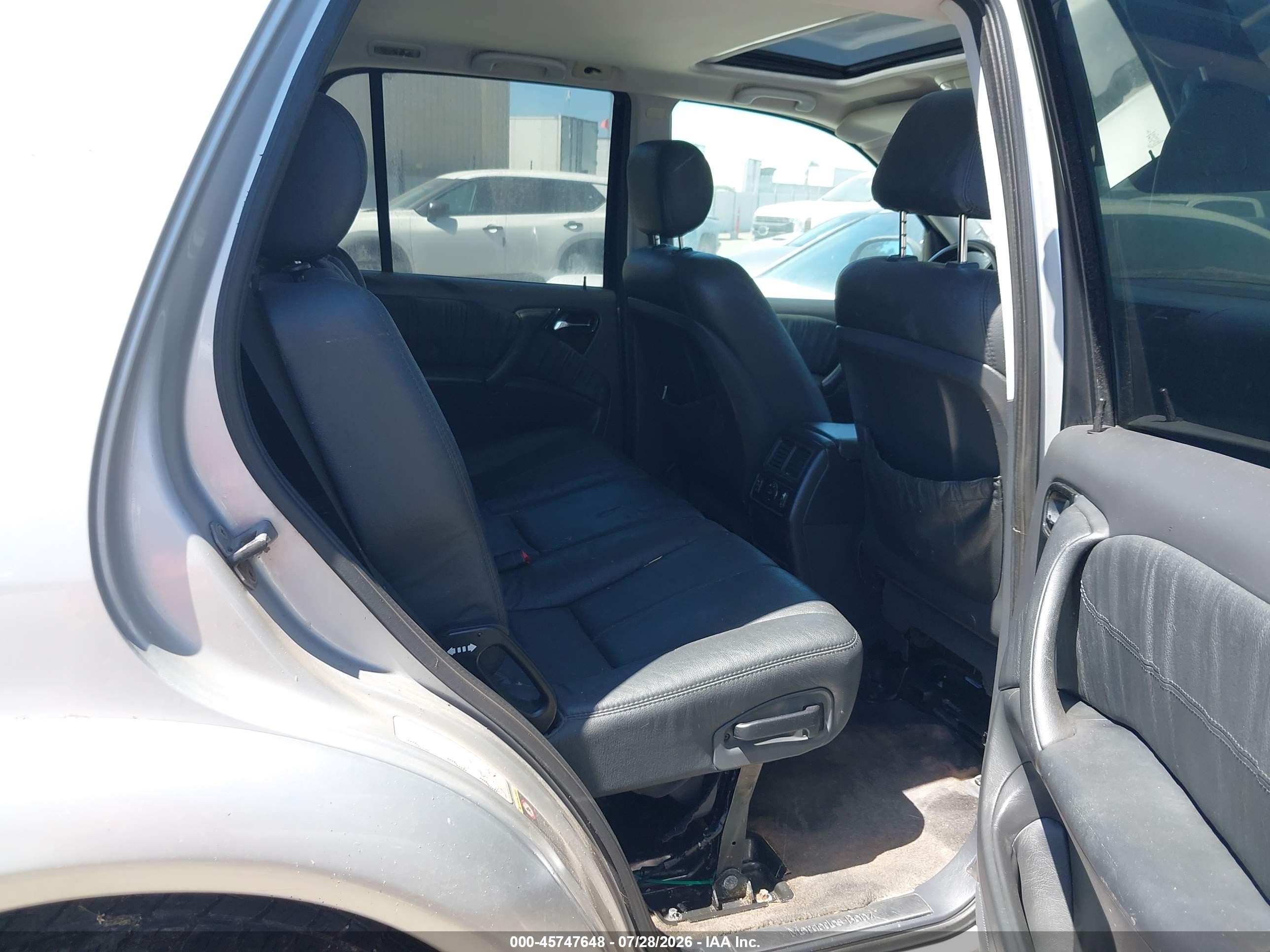 2002 Mercedes-benz Ml 55 Amg   Silver vin: 4JGAB74E02A290262