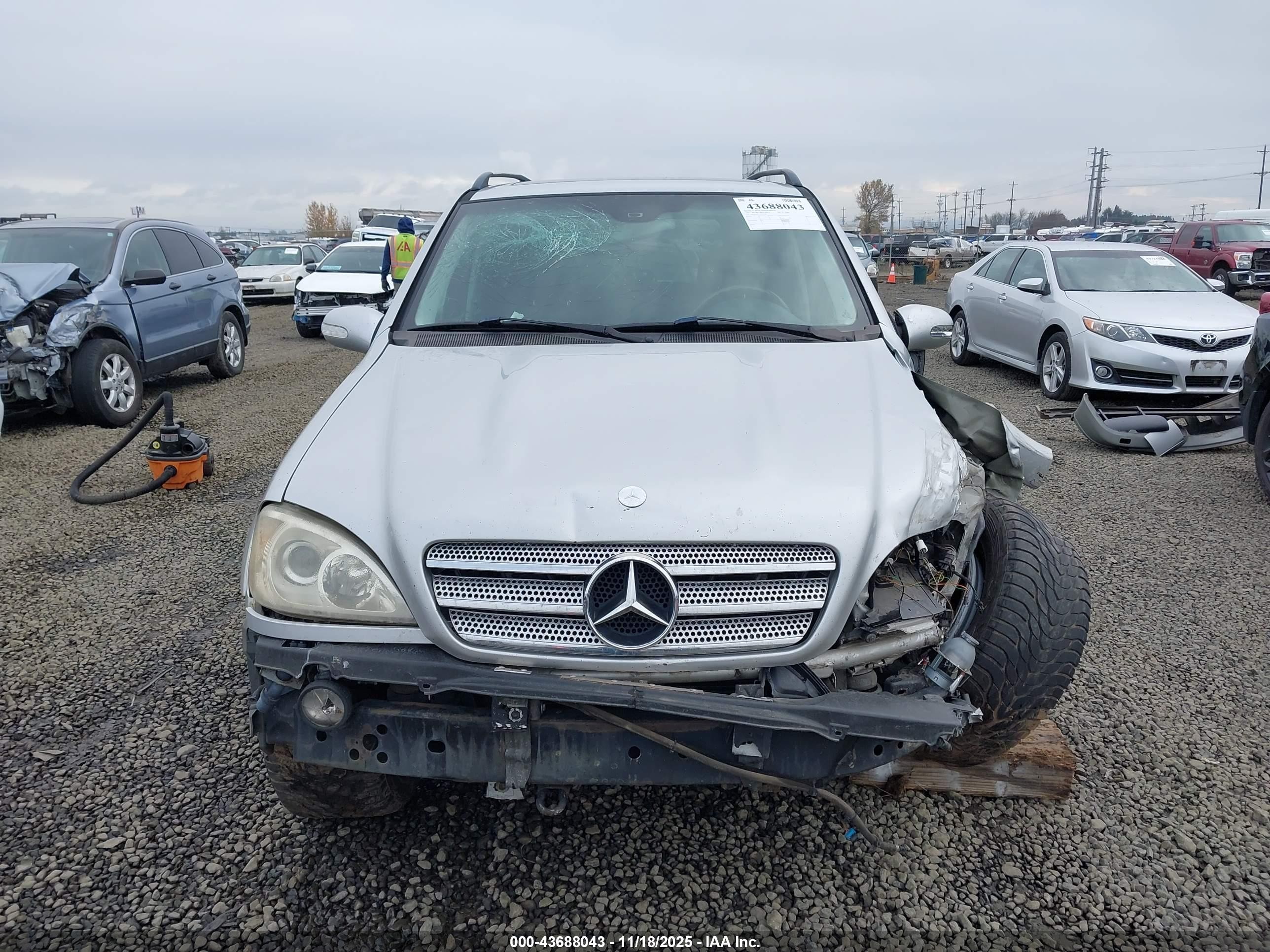 2002 Mercedes-benz Ml 55 Amg   Silver vin: 4JGAB74E12A292439