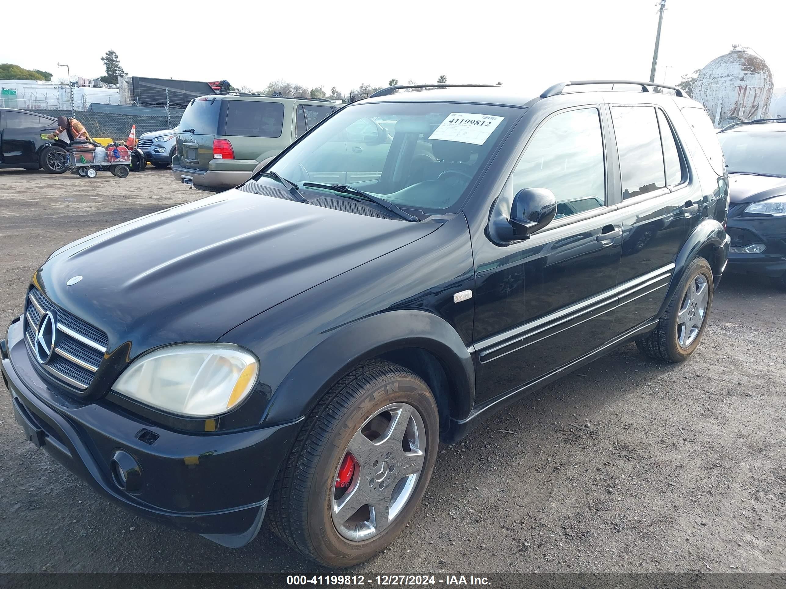 2000 Mercedes-benz Ml 55 Amg   Black vin: 4JGAB74E3YA186258